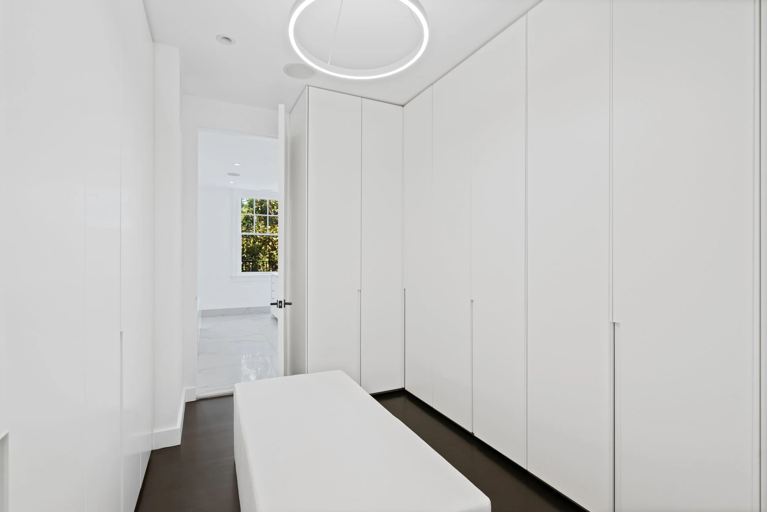 20 - Primary Dressing Room.jpg