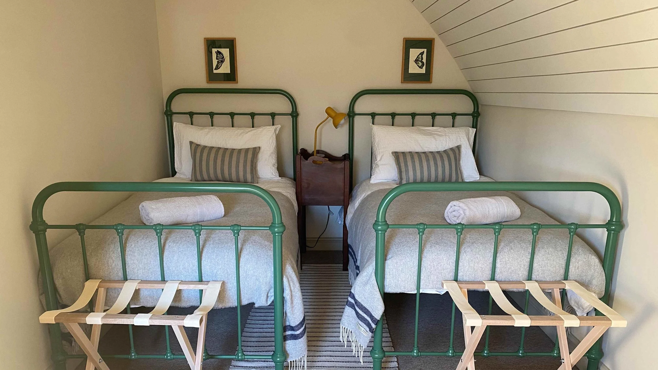 Dutch 2 Twin Room _landscape.jpg