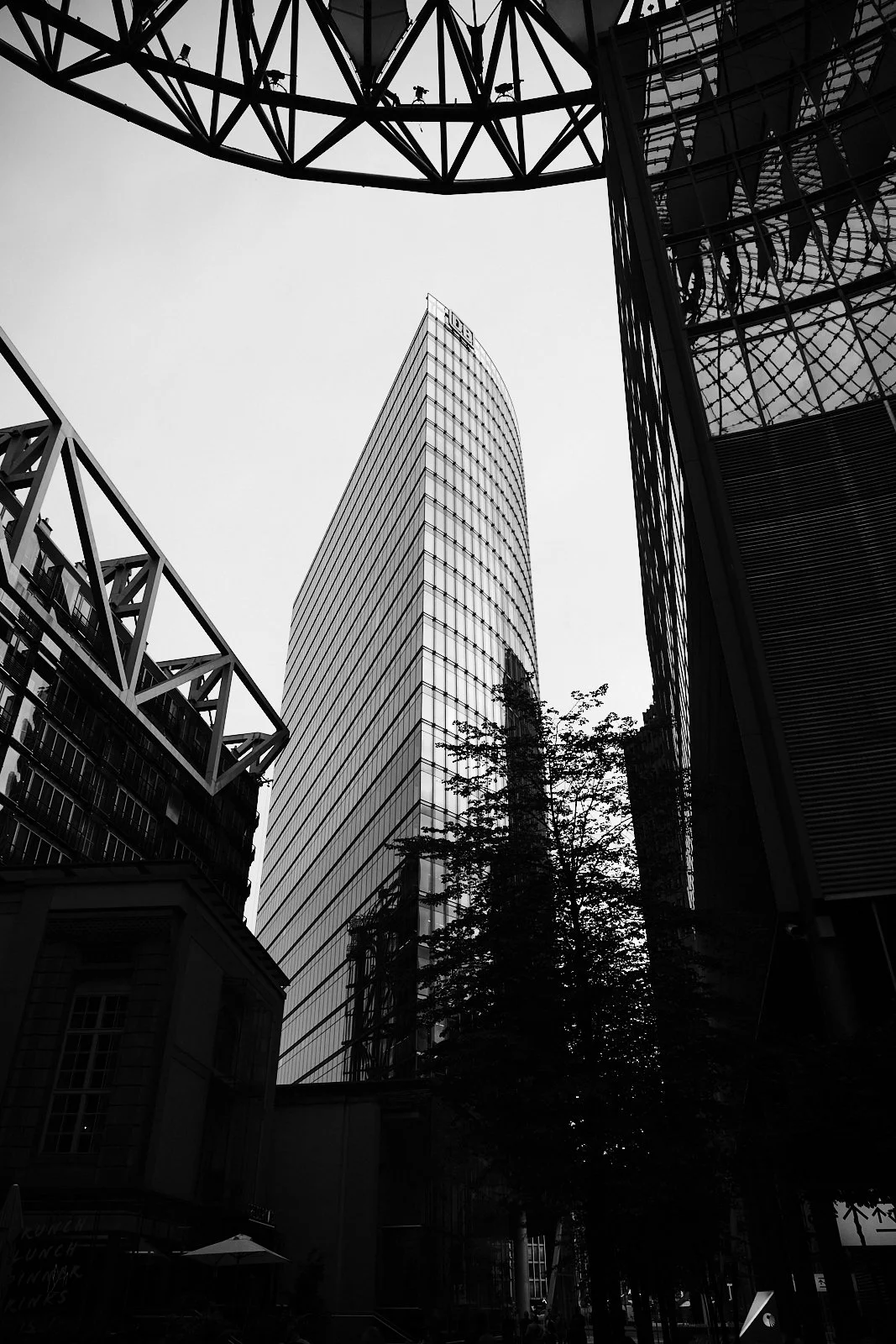 C_berlin__potsdamer-platz-sony-center-bahn-tower-kollhoff-tower__2025_BERLIN_DAY 02.106.jpg