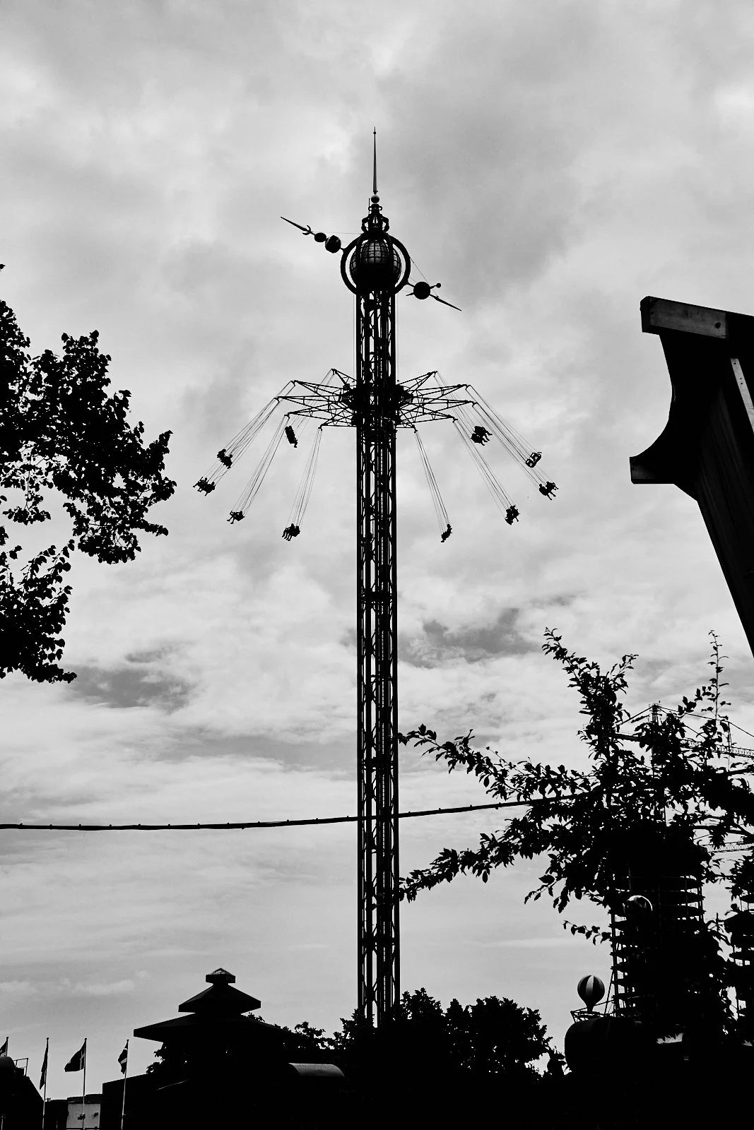 3W.CØPENHAGEN TIVOLI.3.jpg