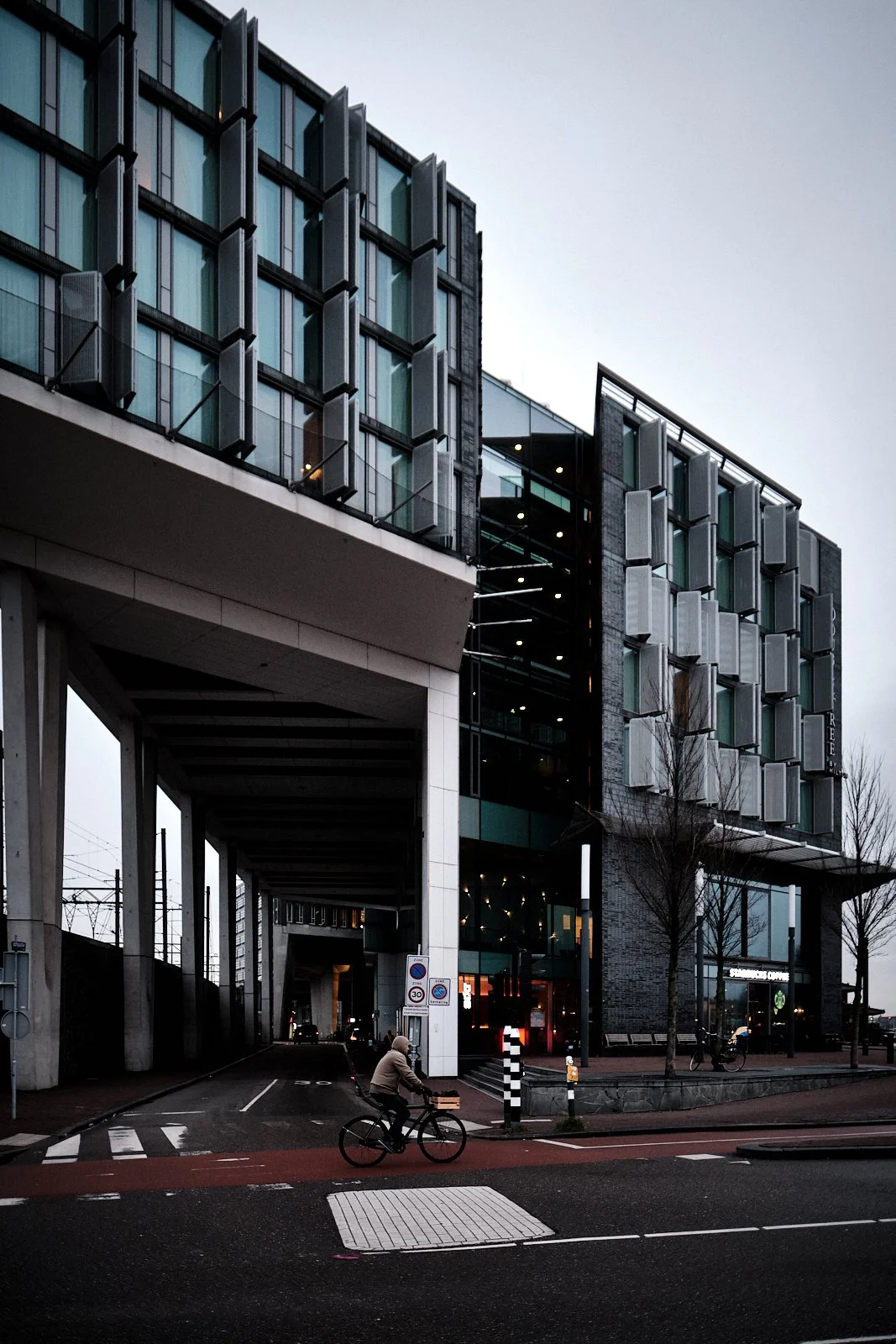AMSTERDAM STREETPHOTOGRAPHY 101 190.jpg