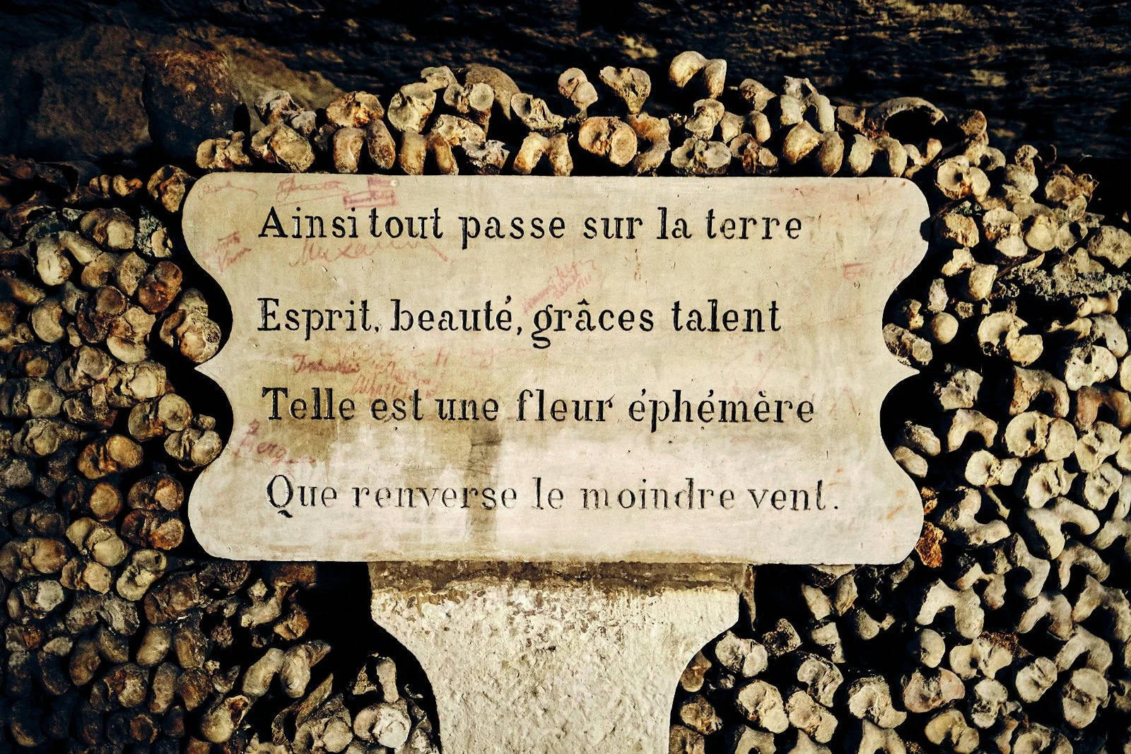 19_10_PARIS CATACOMBES 57 33.jpg