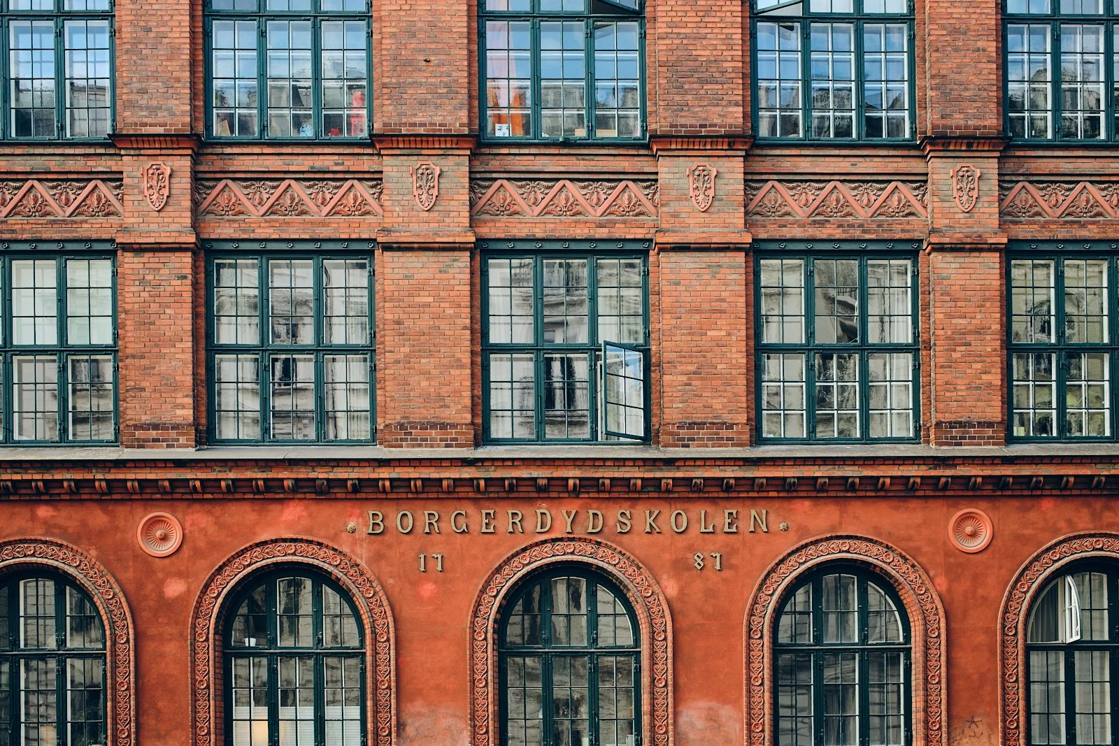 ARCHITECTURE
