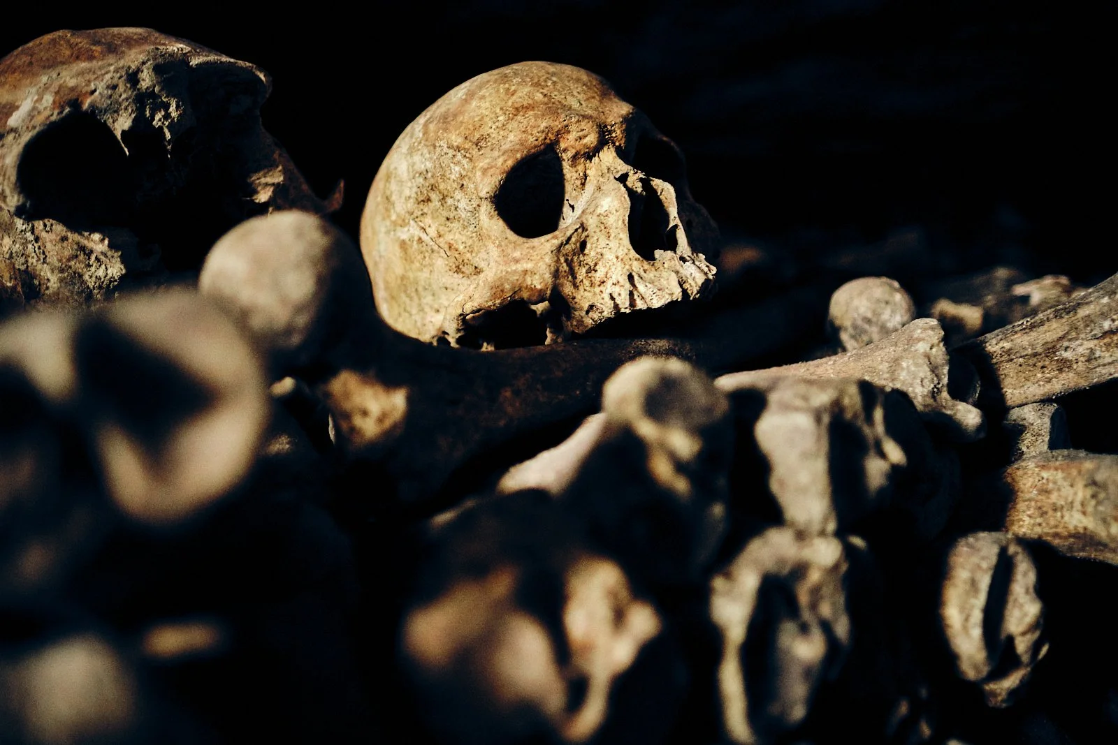 19_10_PARIS CATACOMBES 57 42.jpg