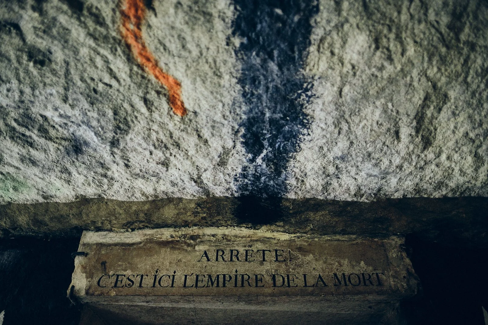 19_10_PARIS CATACOMBES 57 19.jpg