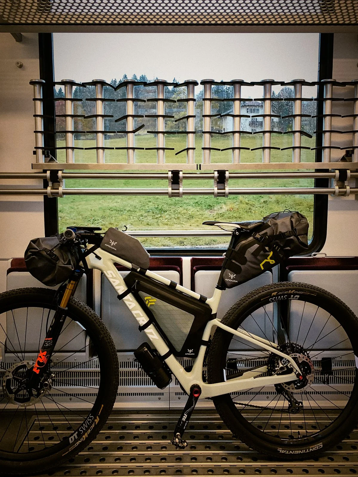 P_jura__b0142__2021_-RIDE ACROSS JURA.005.jpg