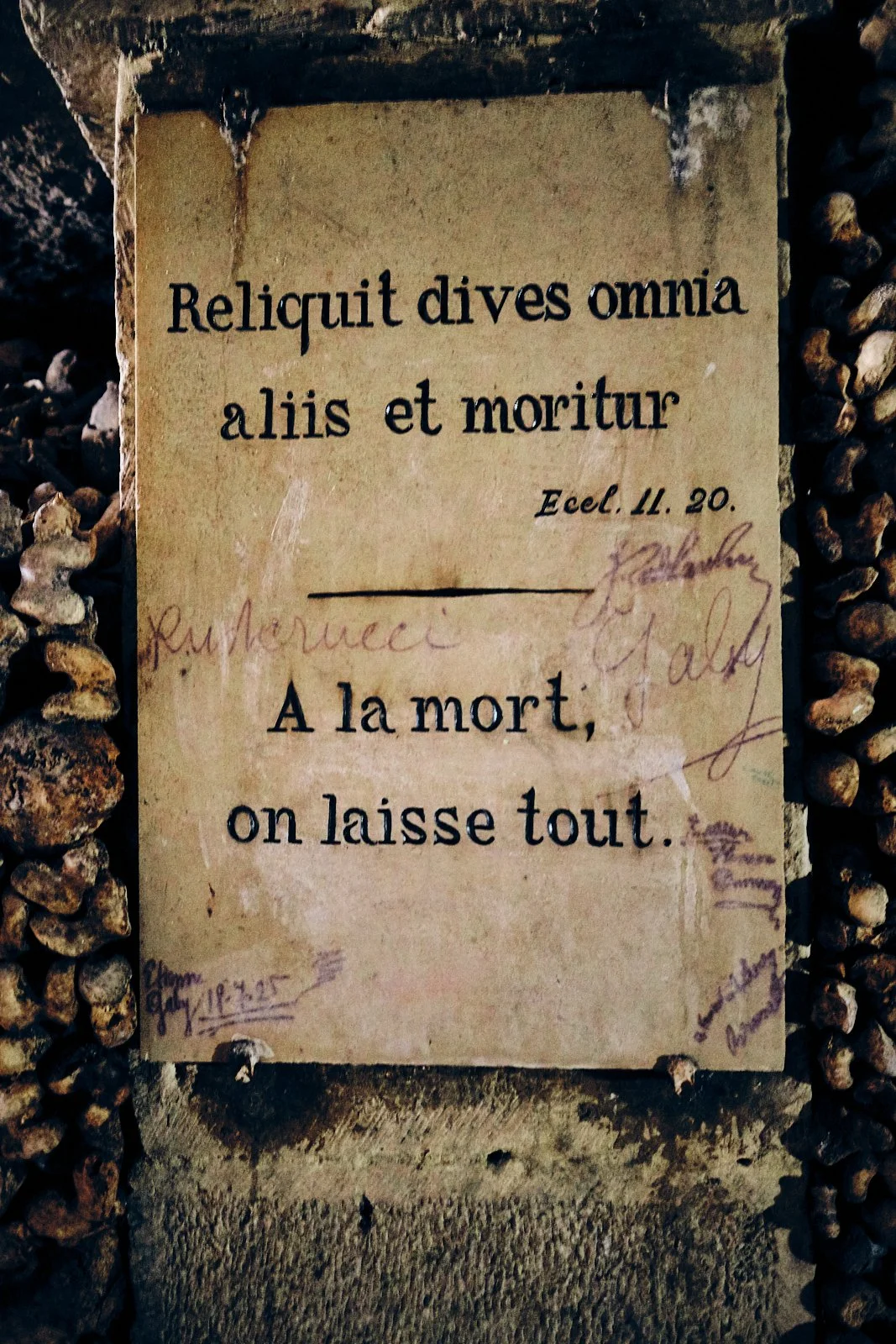 19_10_PARIS CATACOMBES 57 47.jpg