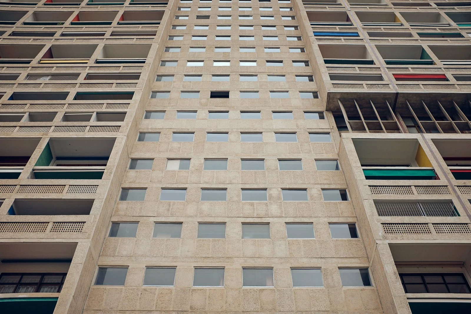B_marseille__cite-radieuse-unite-dhabitation__MARSEILLE_04.2019_CITERADIEUSE 2 1.jpg