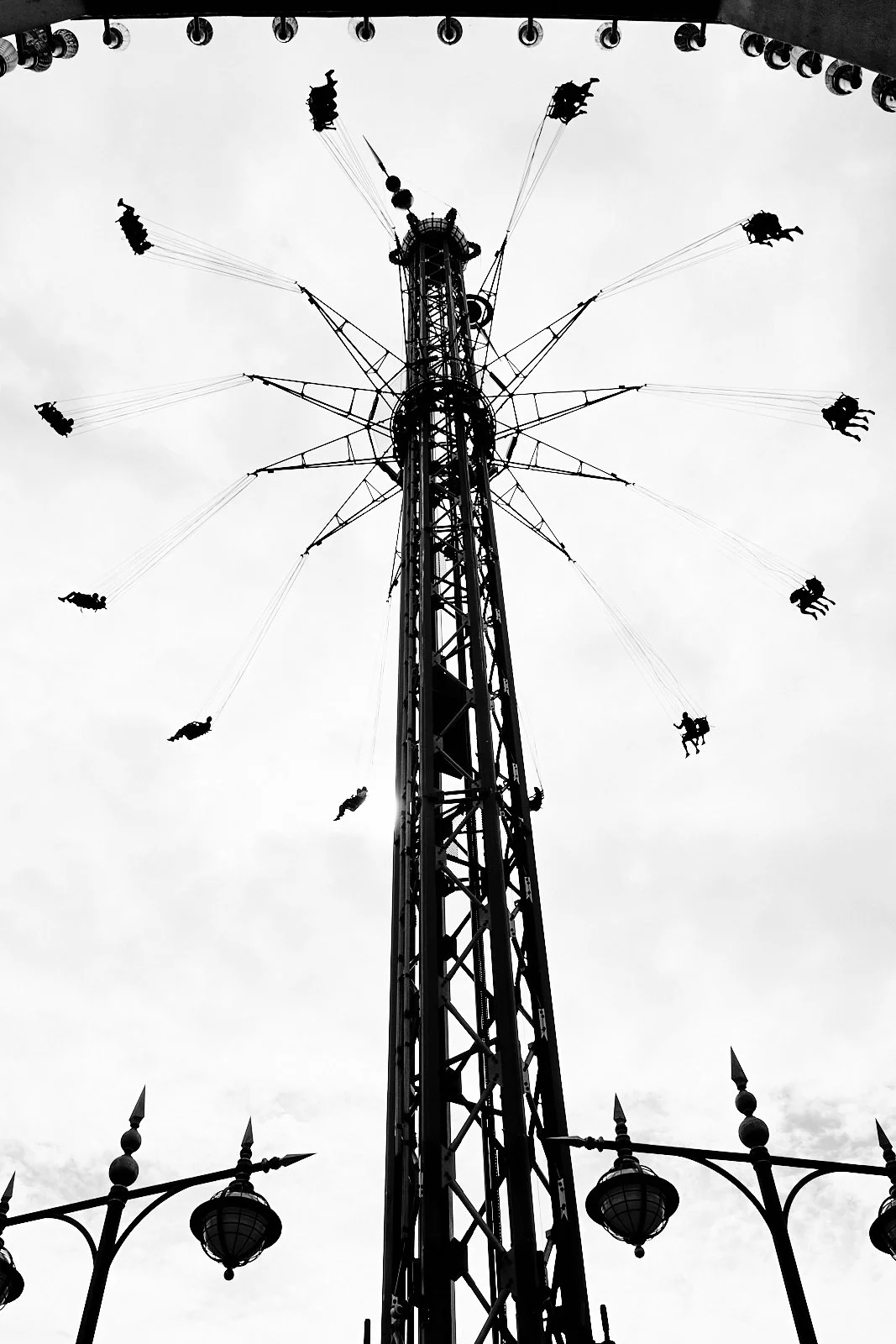 3W.CØPENHAGEN TIVOLI.9.jpg