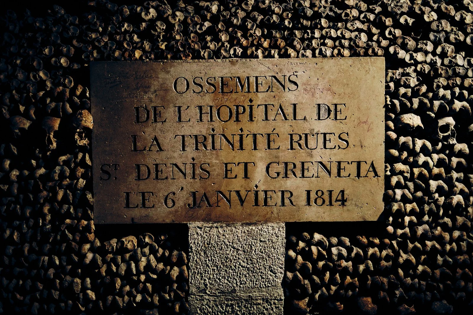 19_10_PARIS CATACOMBES 57 40.jpg