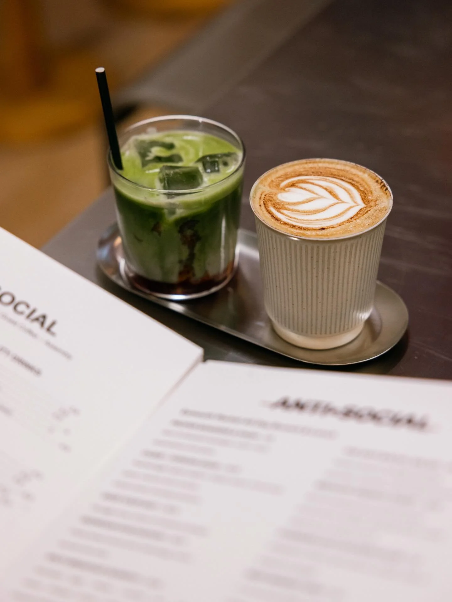 Two moods. One table.
Which one are you today?
#CoffeeOrMatcha #LondonBrunch #AntisocialClub #CafeAesthetic #DrinkUp