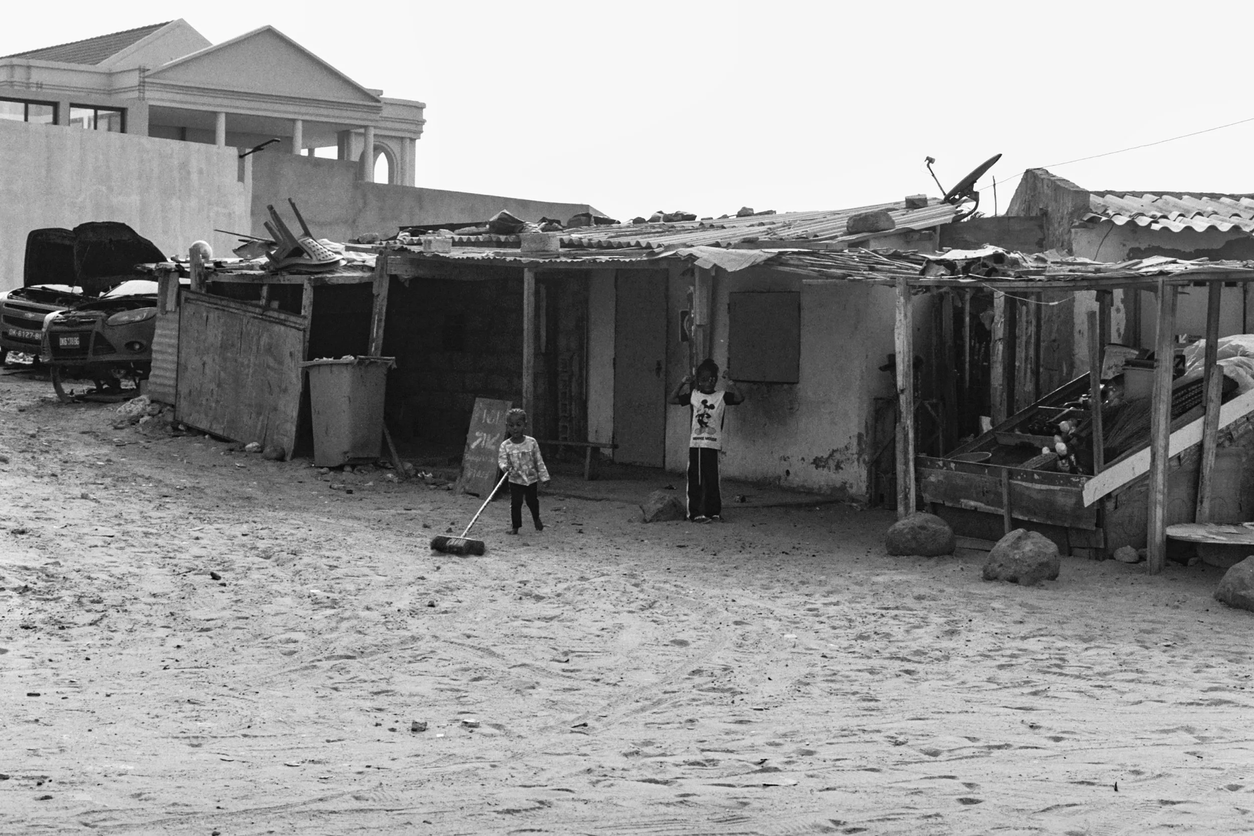 Dakar, SN I Ilford Delta 400 I Nikon F3