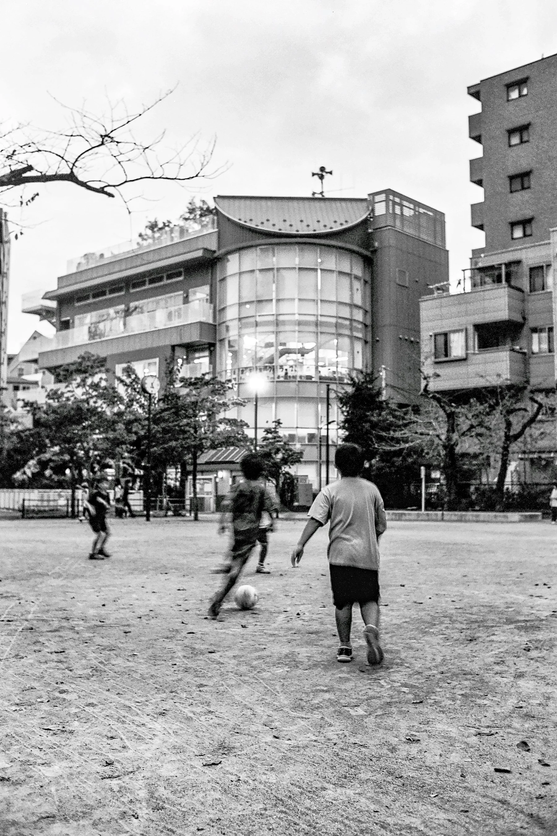 Tokyo, JP I Ilford 400 I Nikon F100