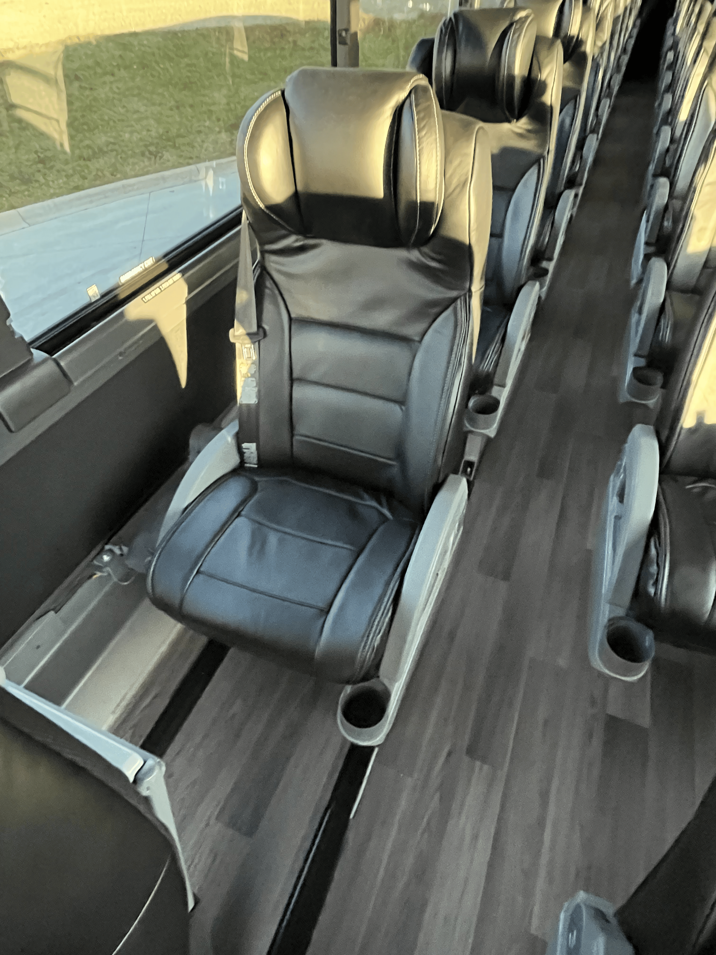first class bus single seat row.png