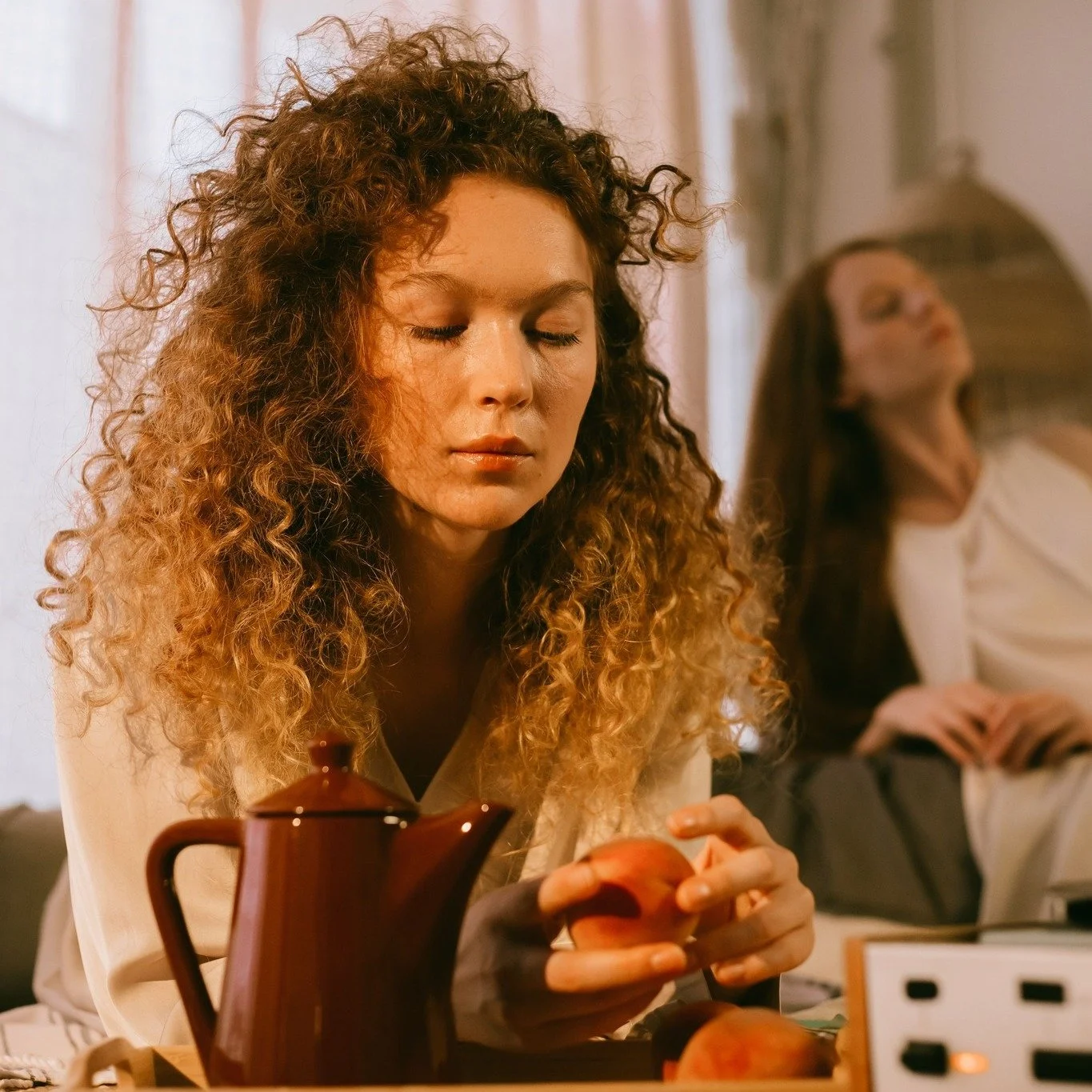 &ldquo;But I AM getting enough sleep.&rdquo;

You went to bed at a reasonable time. You got seven or eight hours. Maybe your watch even congratulated you on a perfectly respectable night.

So why are you still exhausted?

Sleep quantity is only one p