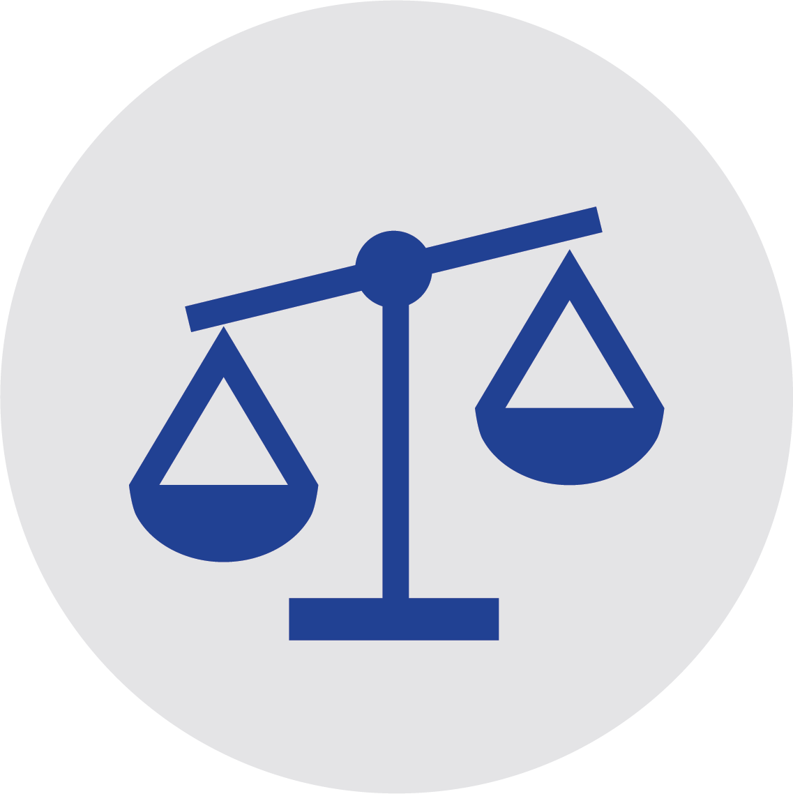 Icon of a balance scale in dark blue on a gray circular background.