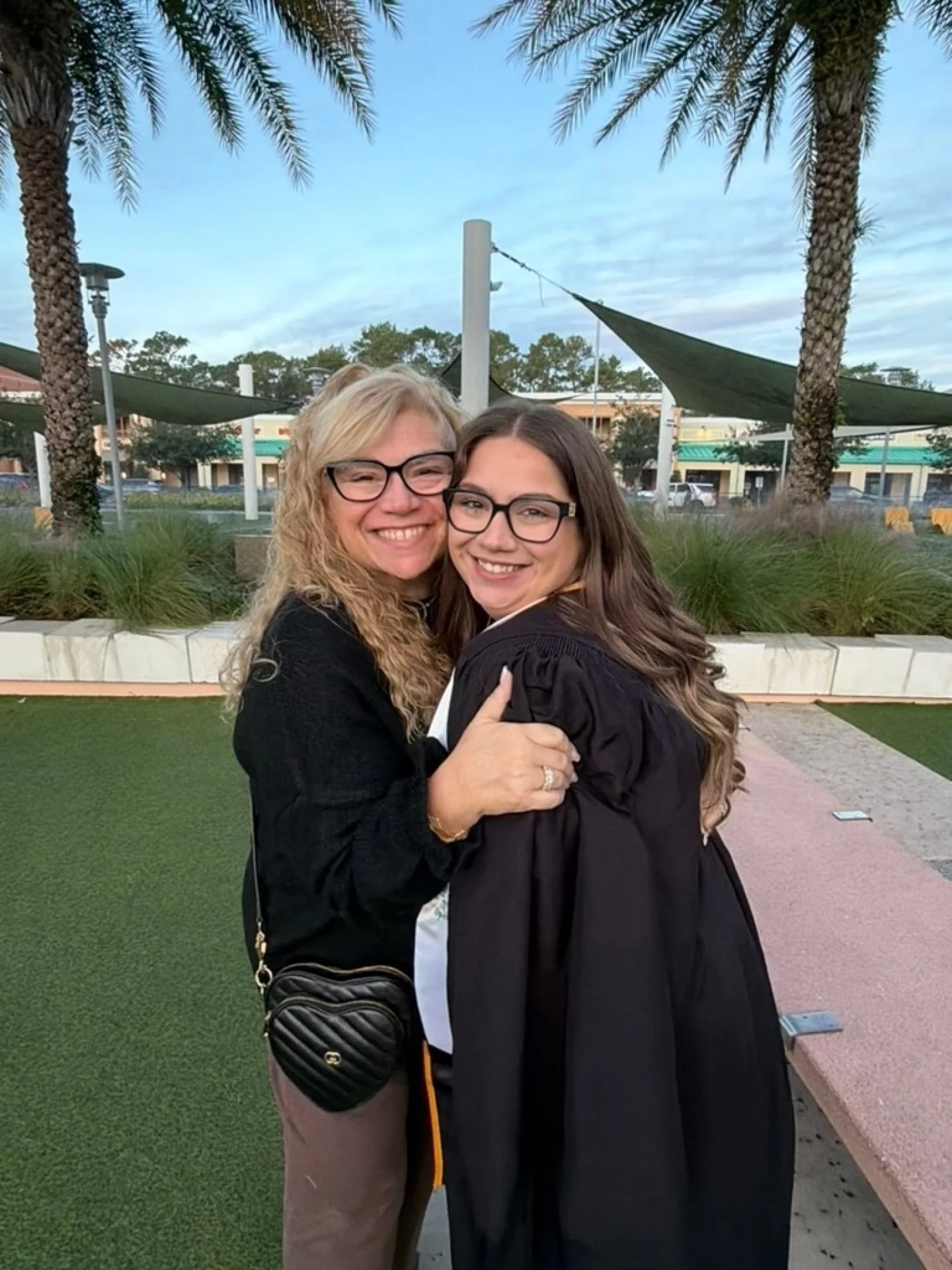 welcoming the newest cohort of graduates this week!!!🎓

let me know your post-grad plans and I may just invite you on the pod👀

#PostGradLife #LifeInYour20s #WellnessPodcast #StorytellingPodcast #GrowingUpOnline