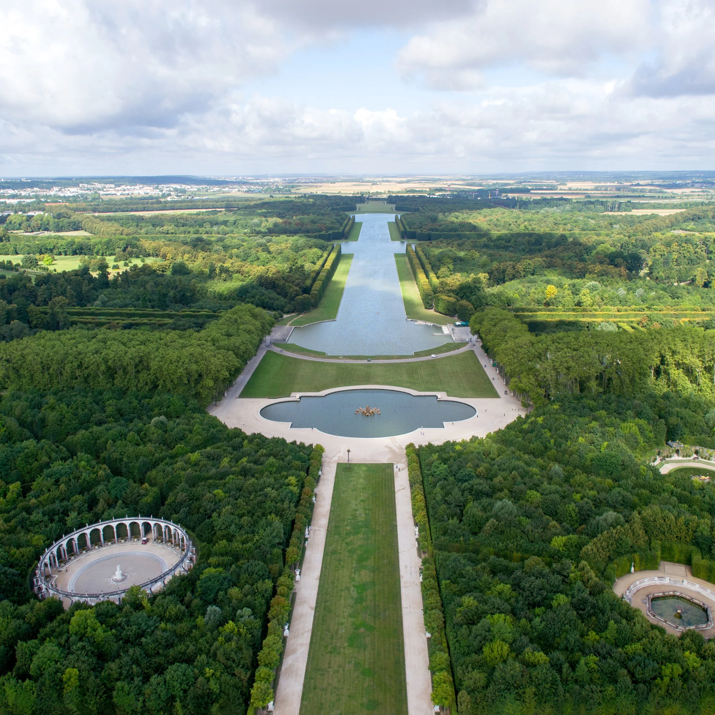 grand-canal-areal-view-Versailles.jpg