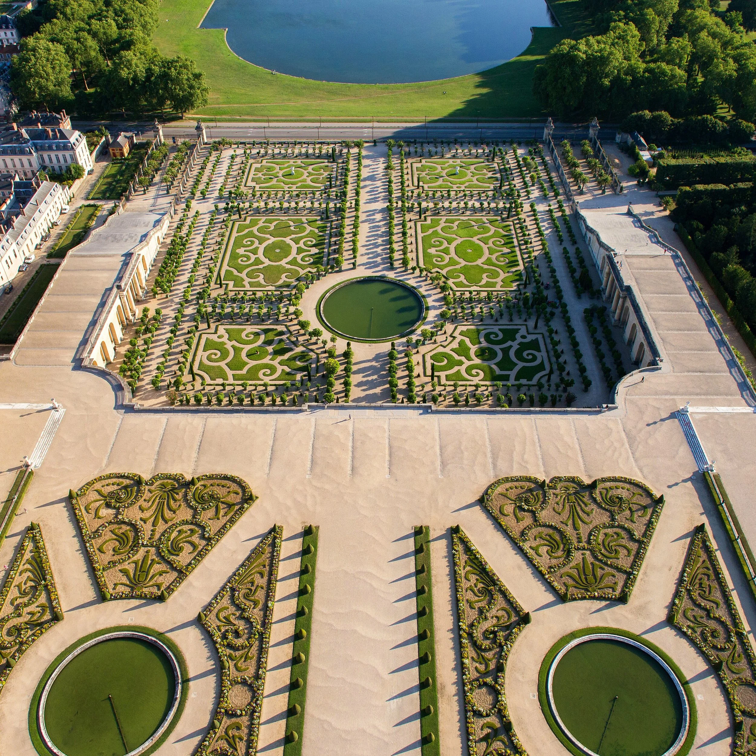 gardens-areal-view-Versailles.jpg