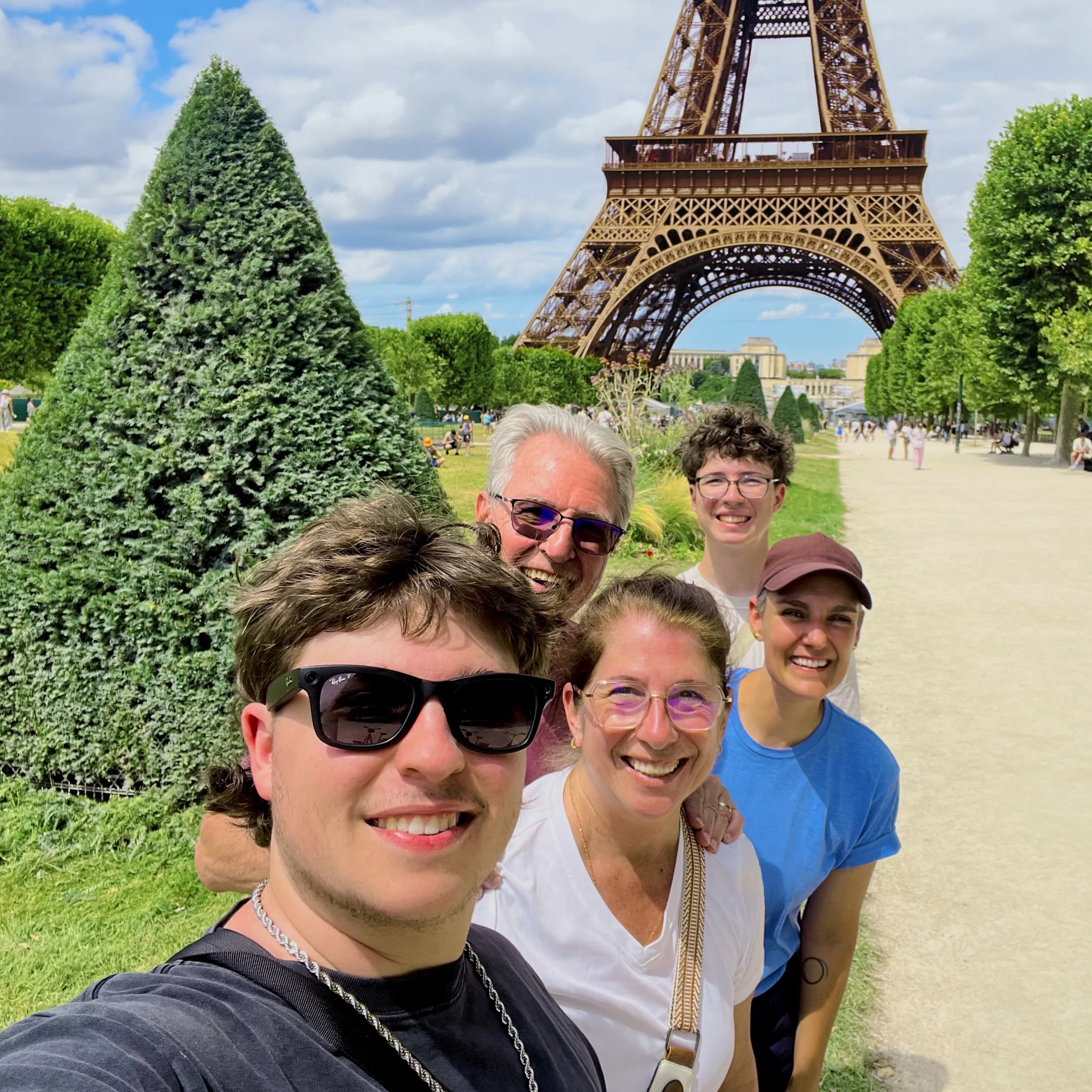 Paris-Eiffel-tower-family-tour.jpg