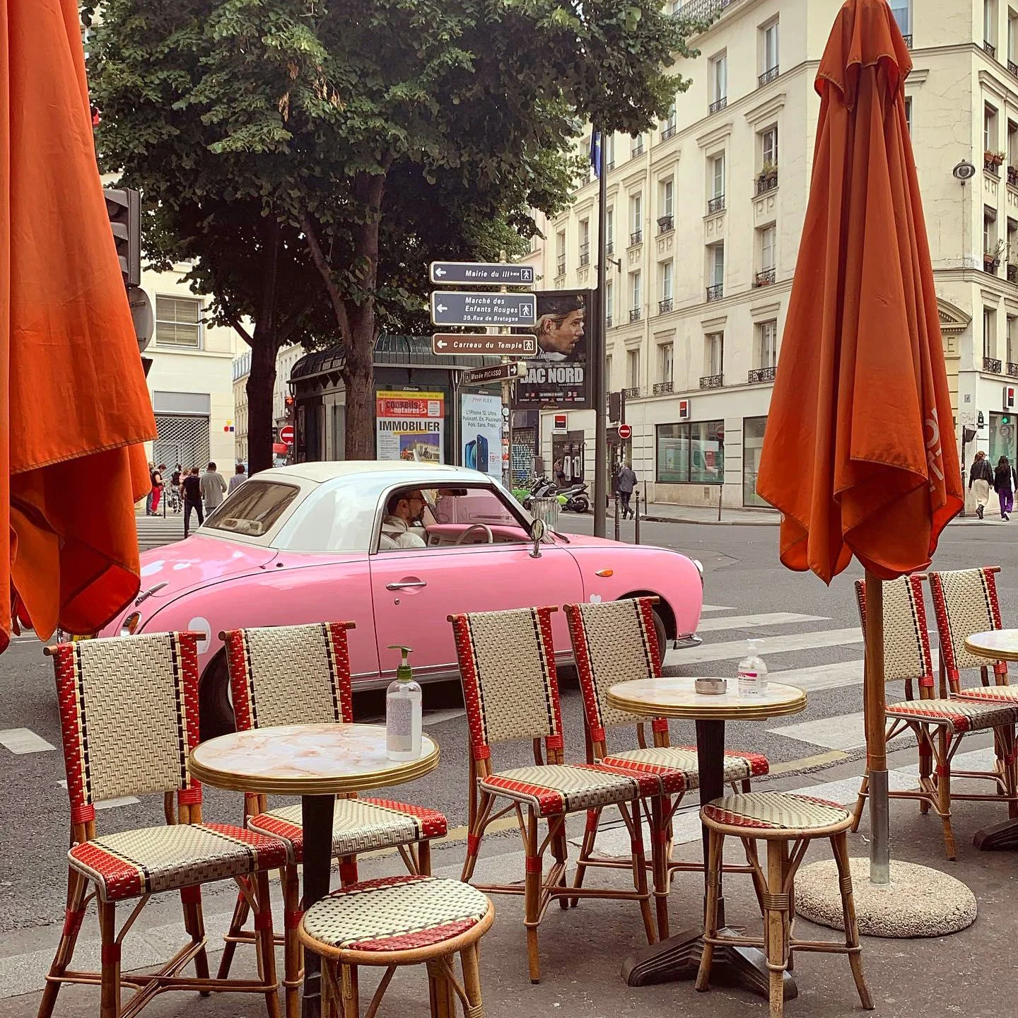 Rue-de-Bretagne-Paris-cafe-sq.jpeg