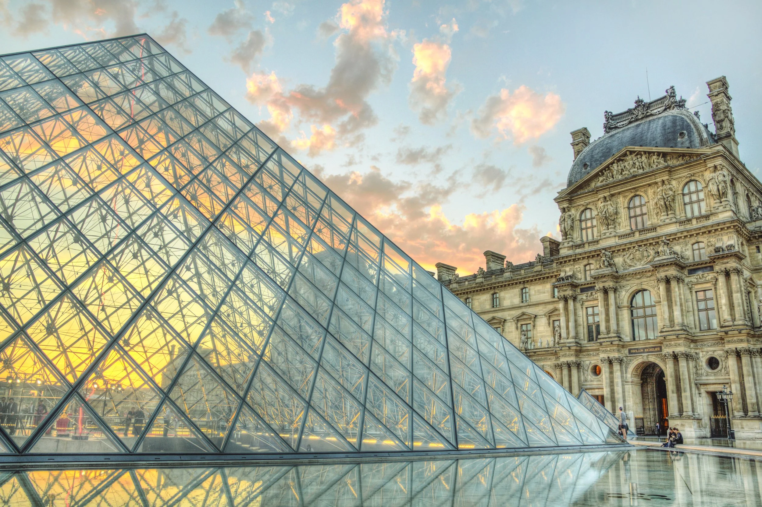 louvre-sunrise-paris-pyramid.jpg