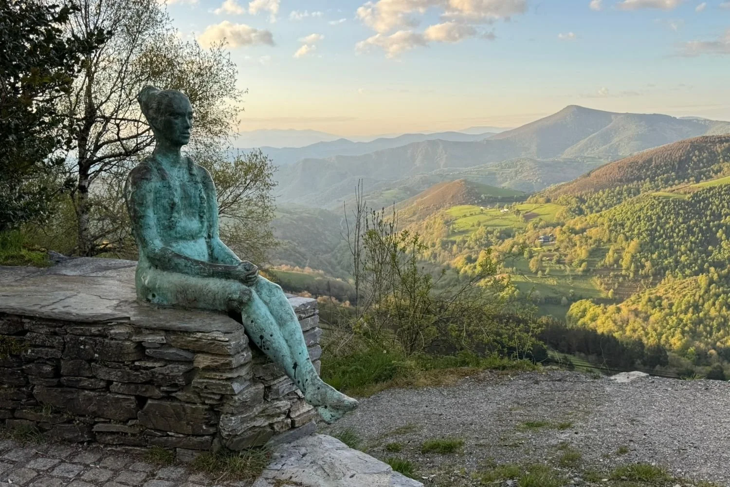 Camino Frances Statue at O Cebriero!!!(1500 x 1000 px).jpg