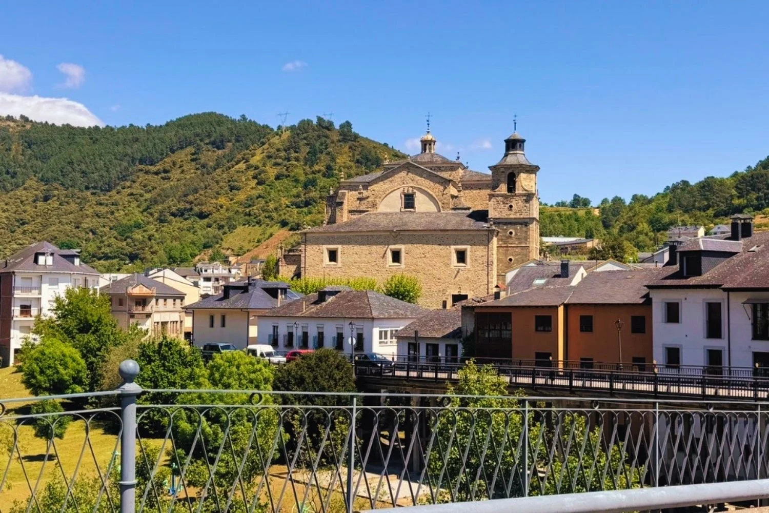 Camino Frances Bridge Villafranca del Bierzo(1500 x 1000 px).jpg