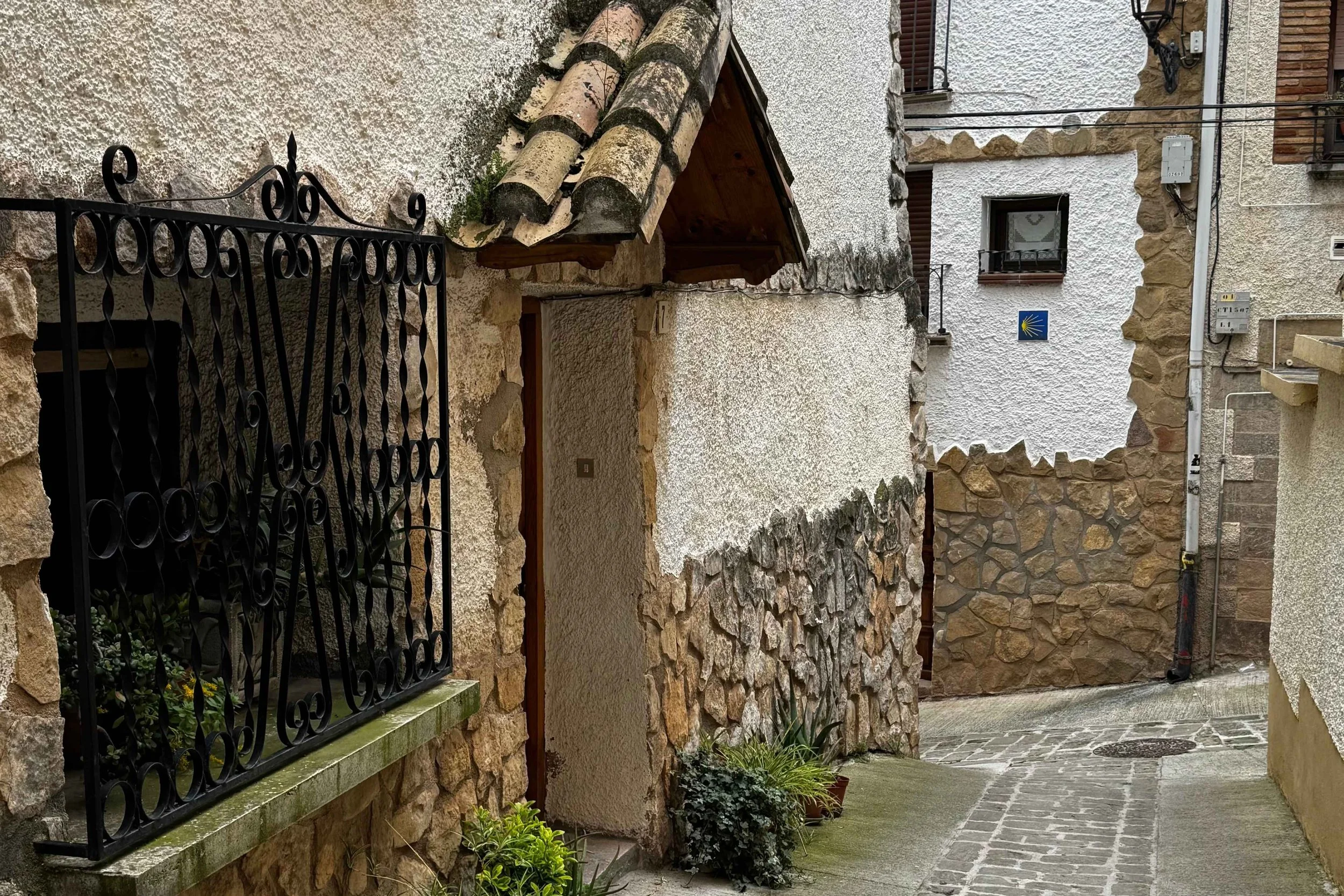 Camino Frances Cirauqui can you find the Camino waymaker.jpg