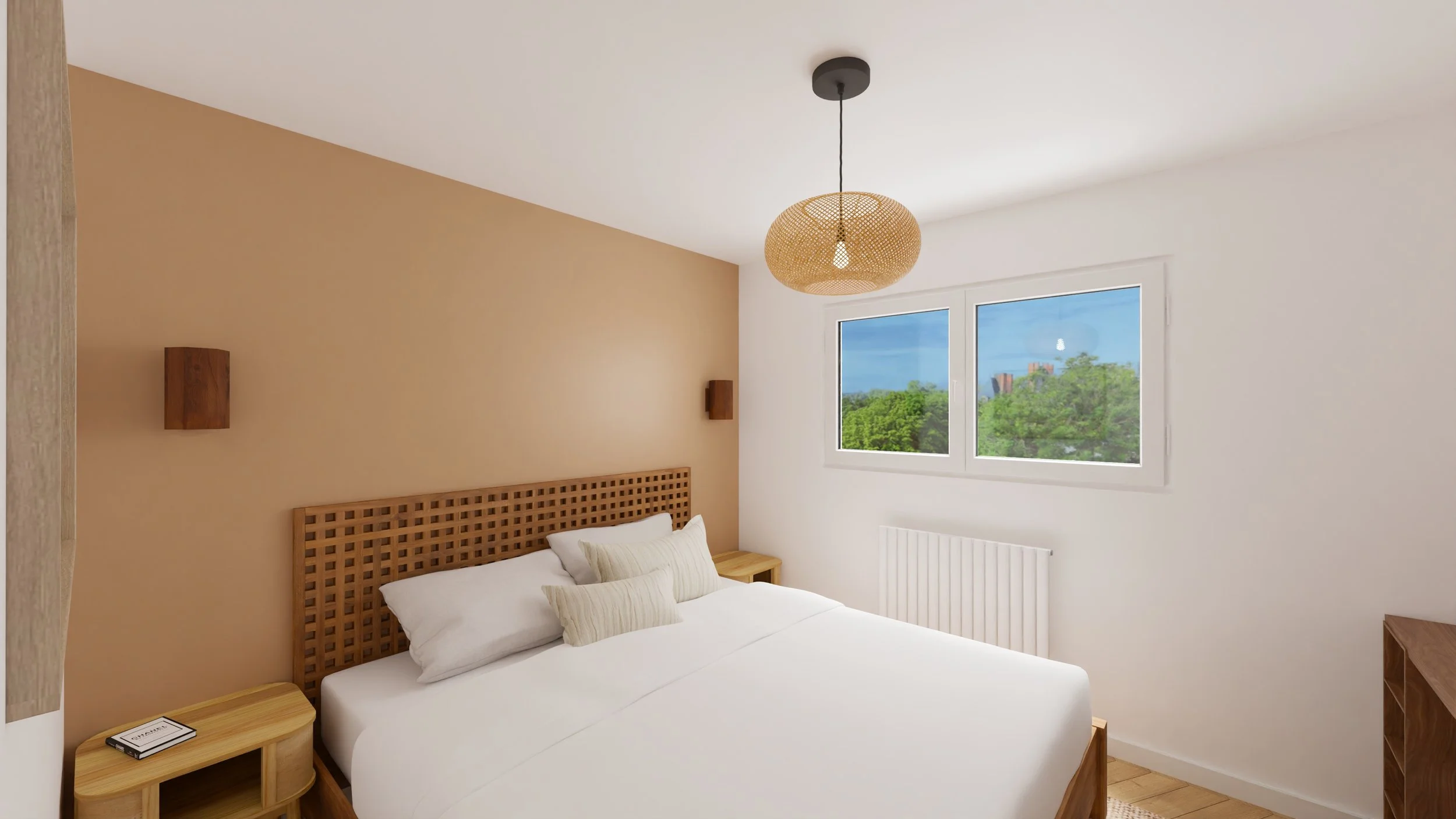 Rénovation haut de gamme d'un appartement avec chambre avec un lit blanc, une tête de lit en bois avec une grille, deux lampes murales en bois, une fenêtre avec vue sur des arbres verts, et un plafond avec un luminaire en osier. Agencement sur mesure