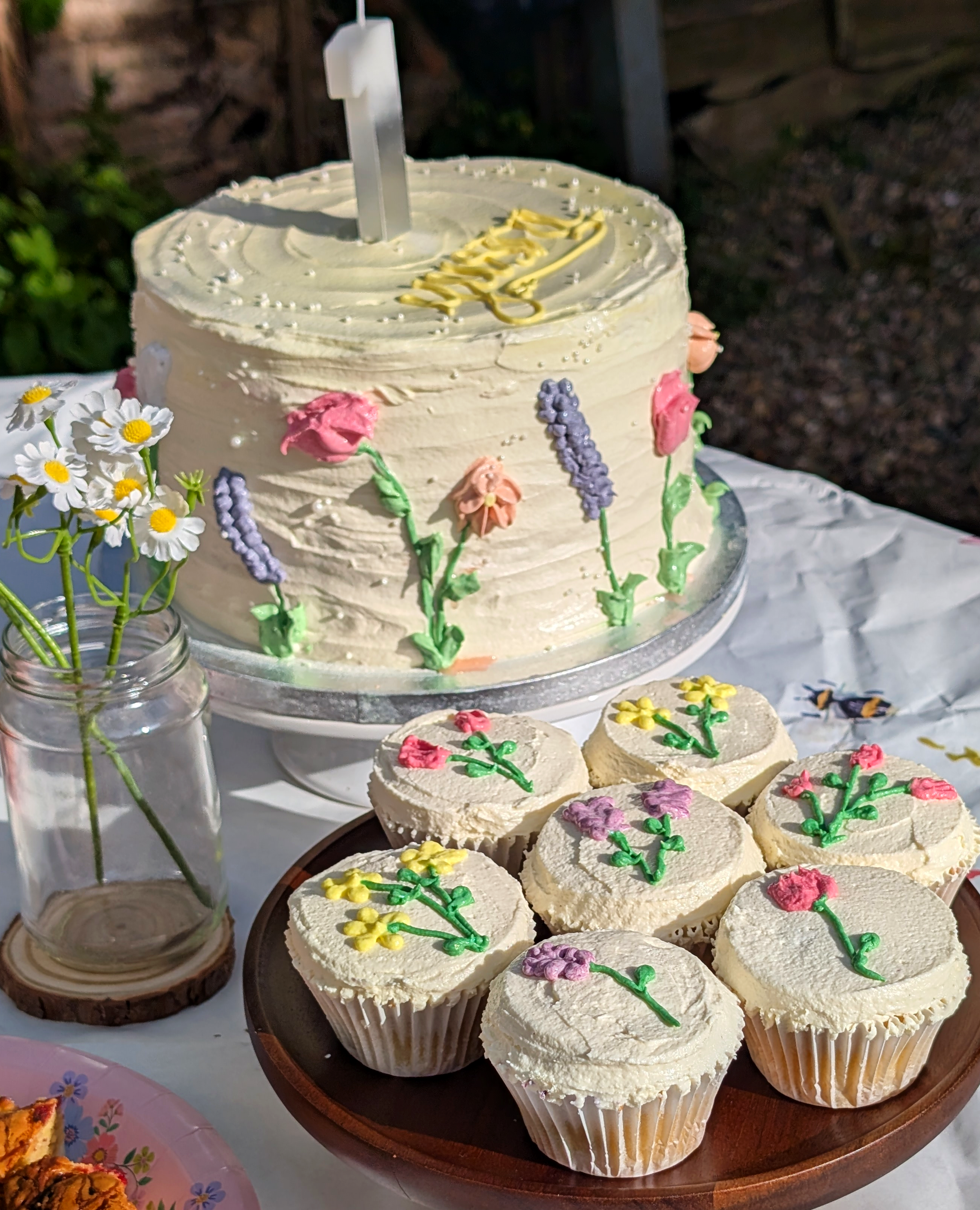 Wildflower-Themed Cake and Cupcakes