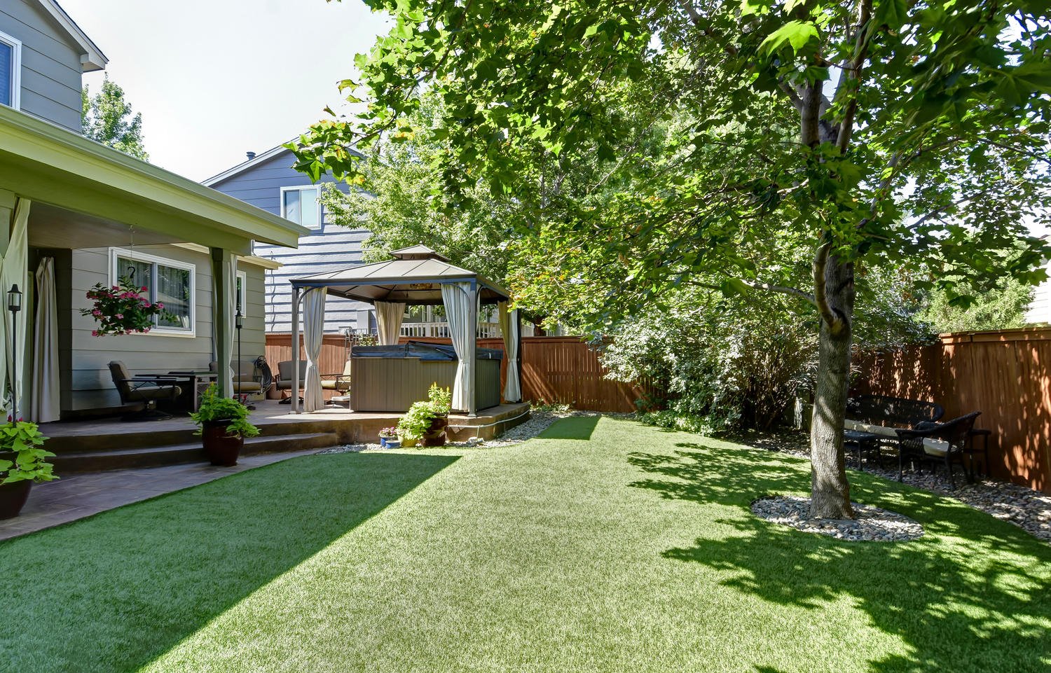 17_Backyard.jpg
