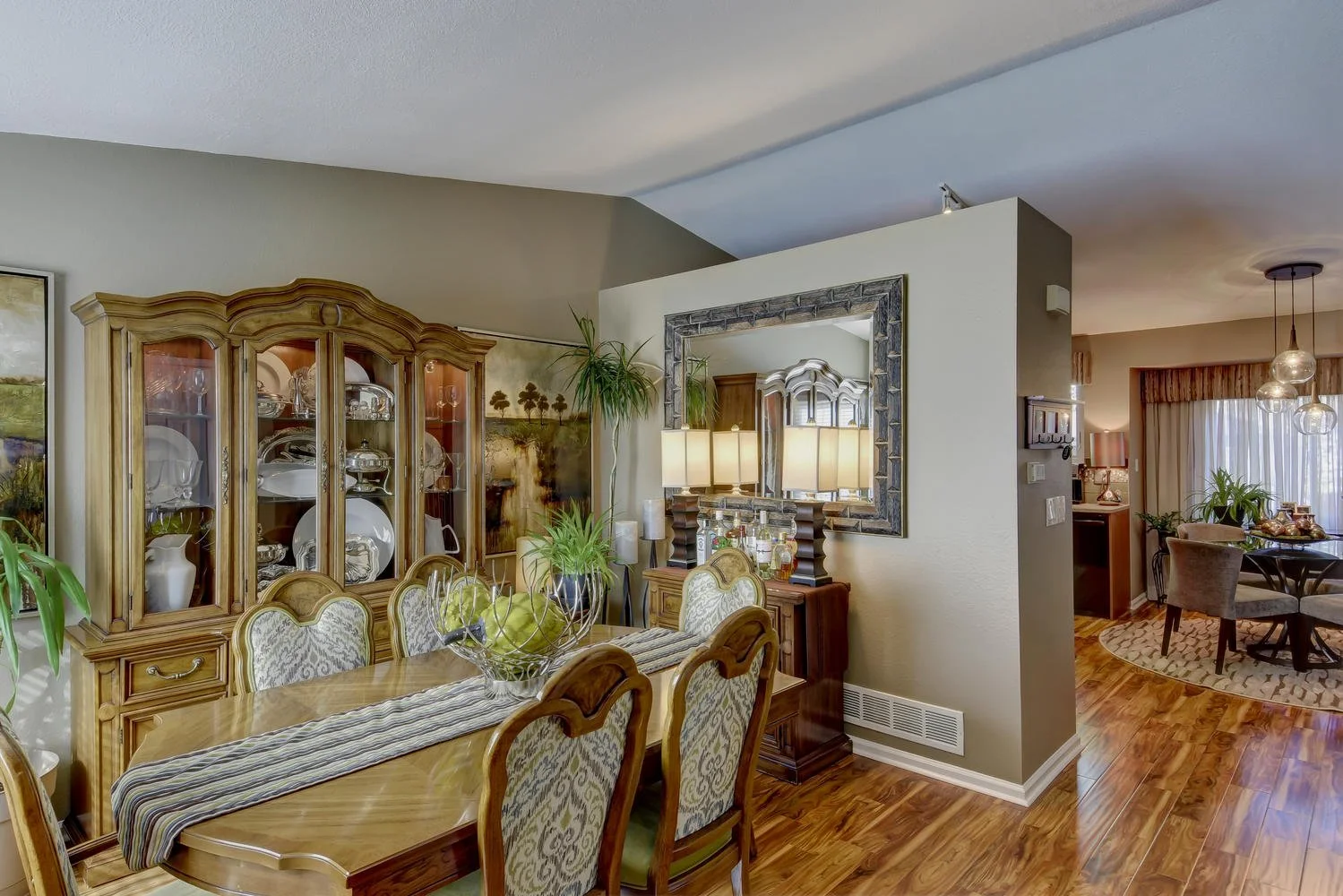 Dining Room.jpg