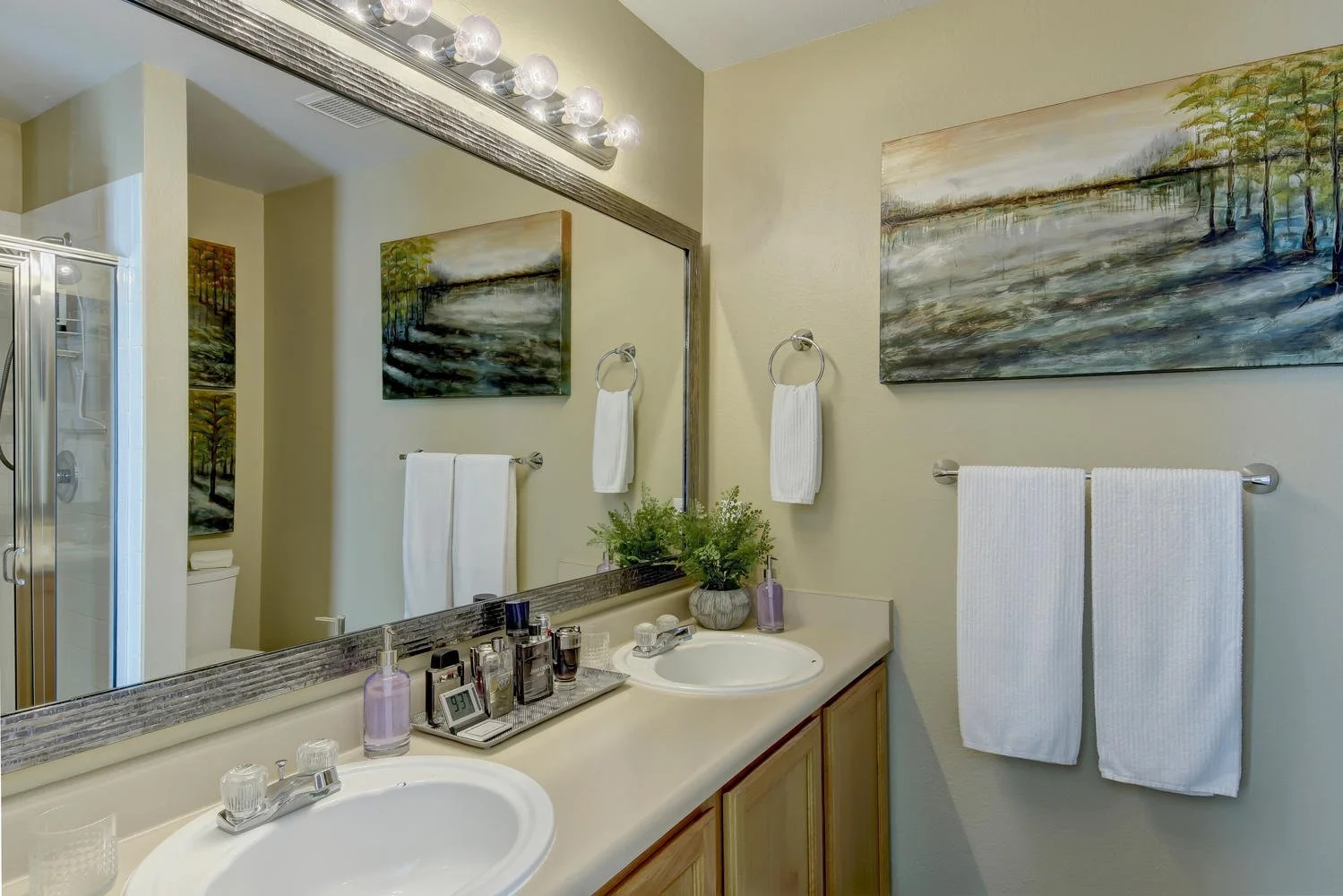 7_Master Bathroom.jpg