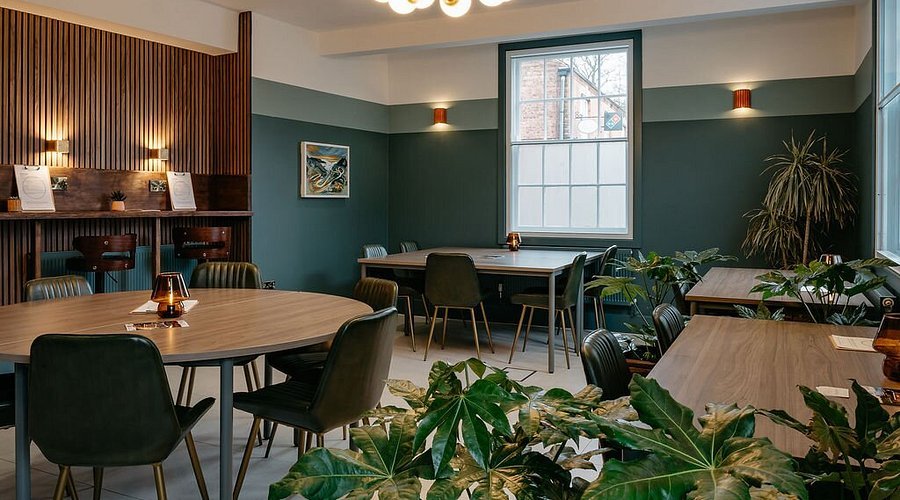 open-cafe-seating-areas.jpg