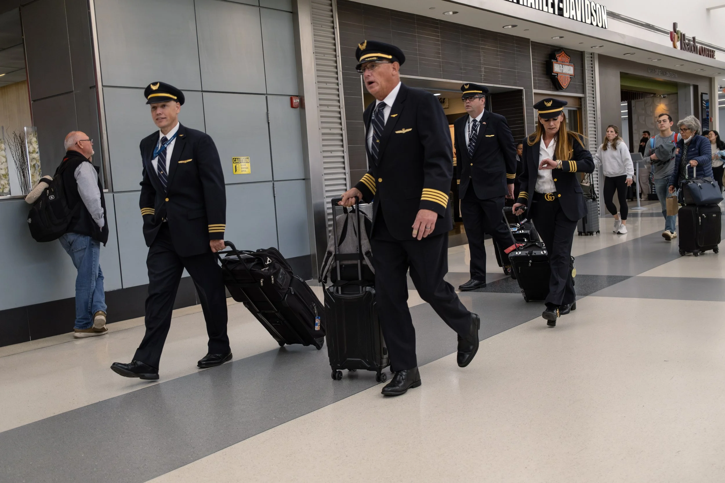 20250507lax04.jpg