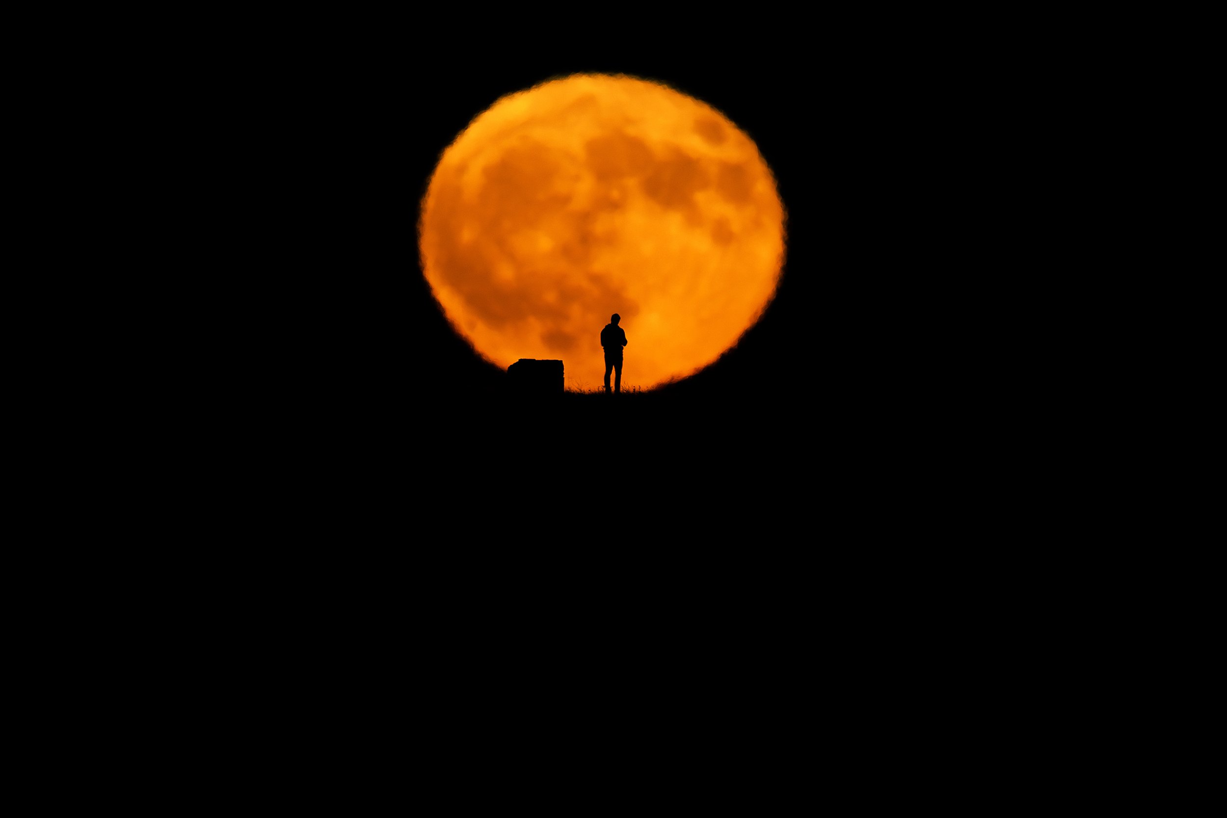 EBT-CLO-SUPERMOON-0820-04.JPG