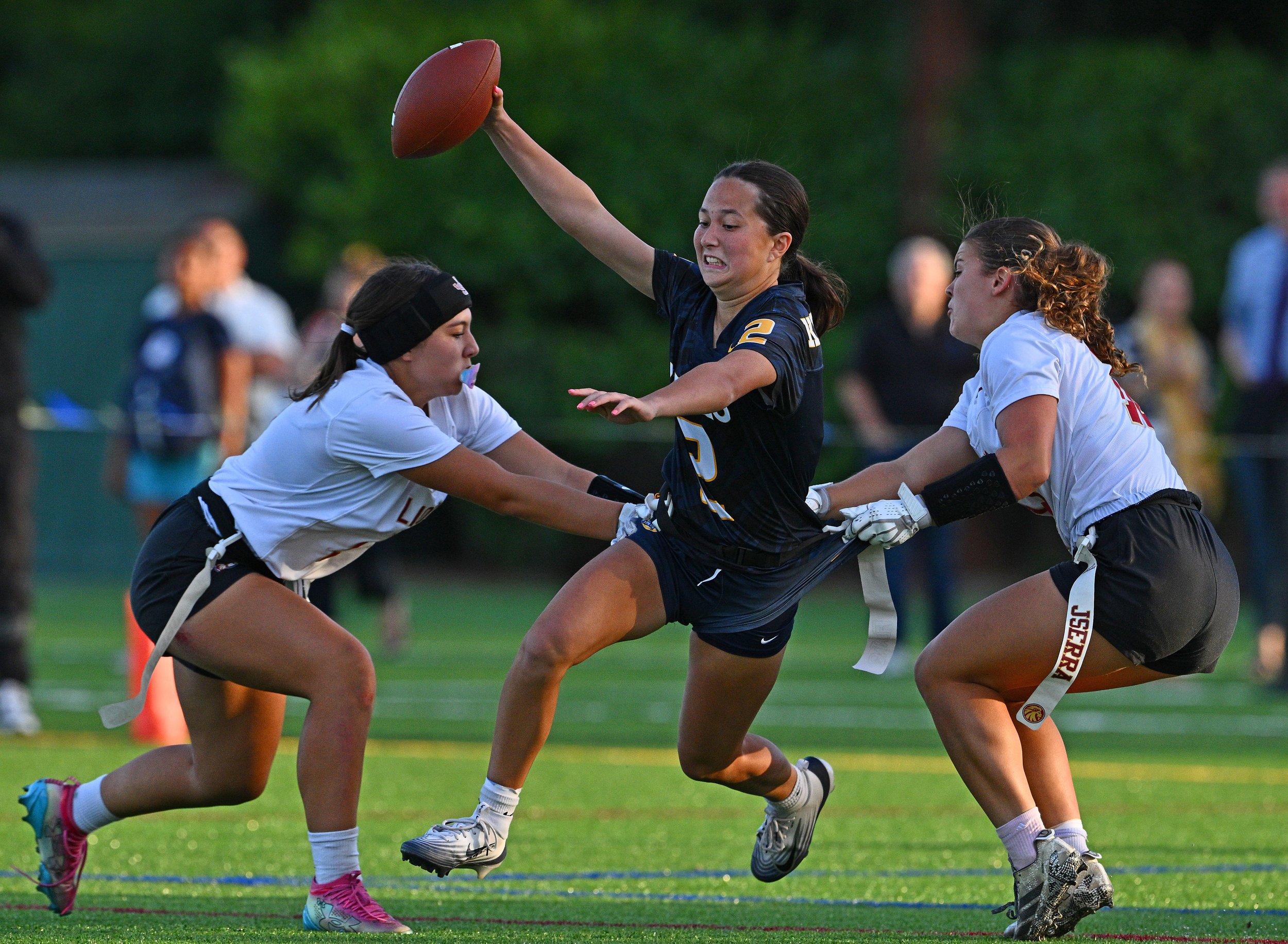 BNG-L-FLAGFB-0924-07.jpg