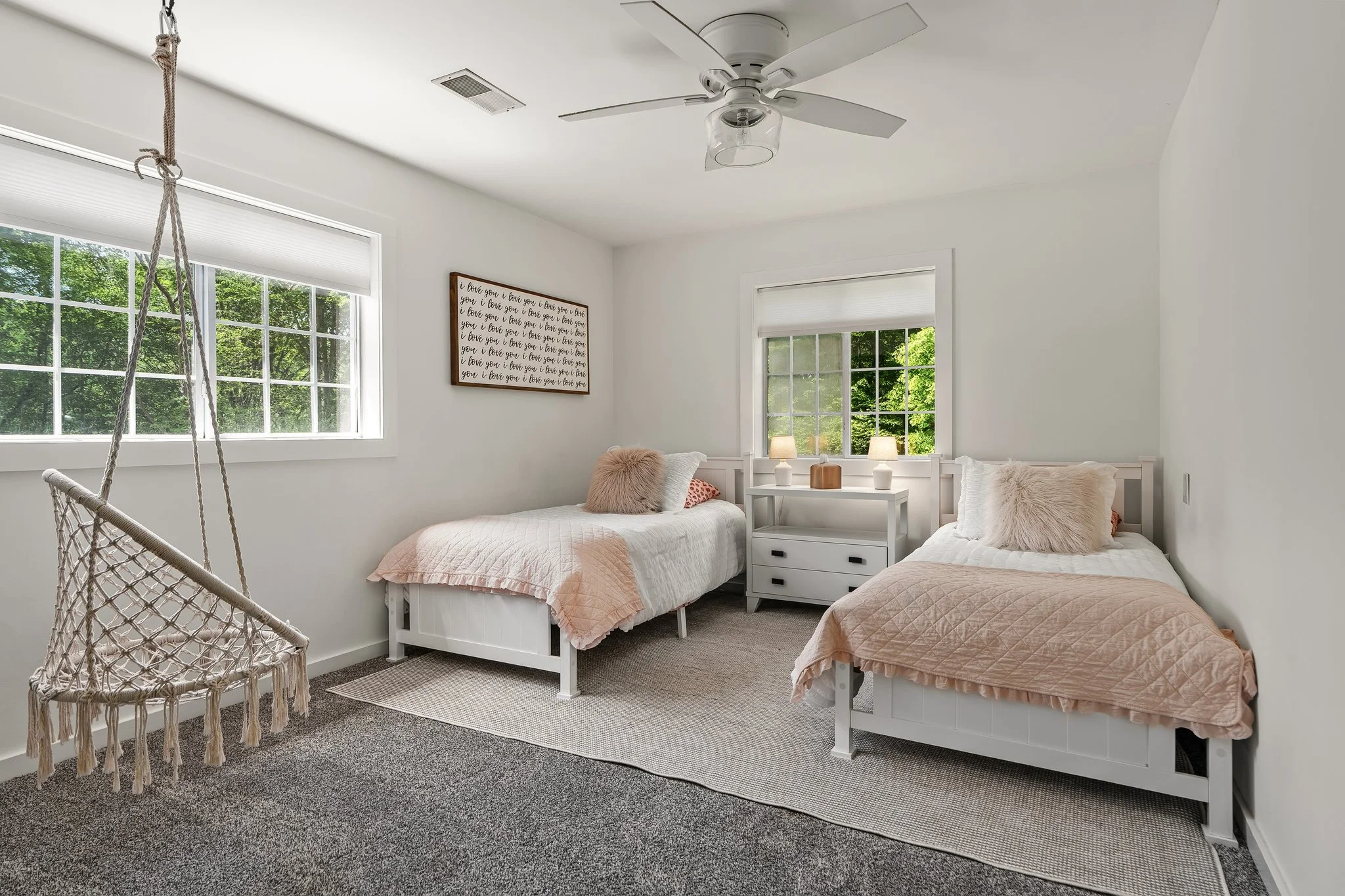 050_Woodland Retreat Twin Beds.jpg