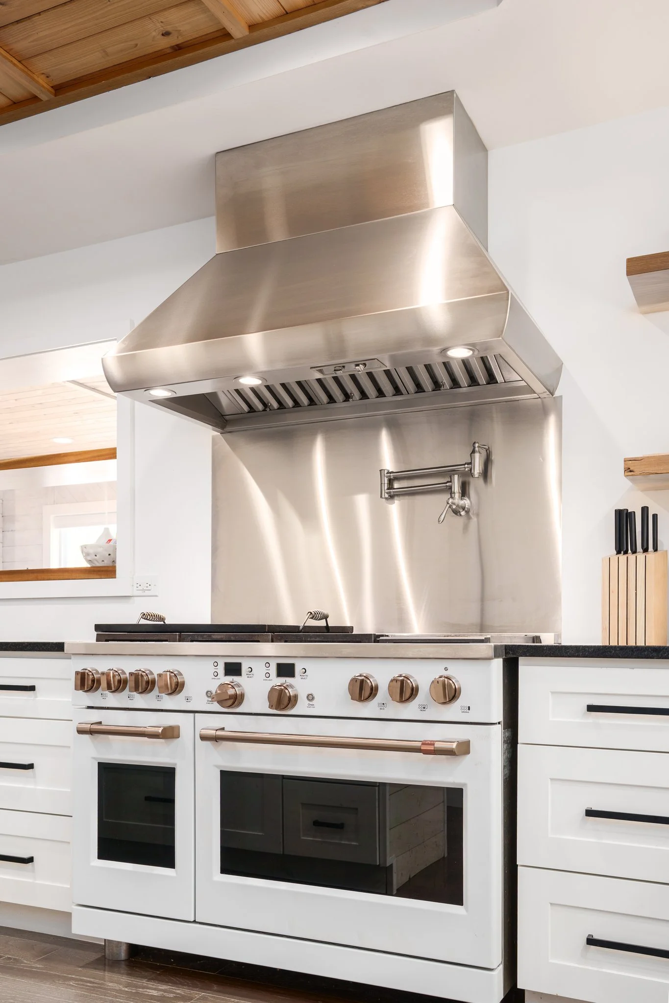 092_Fair Hill Woodland Retreat Chef Oven.jpg