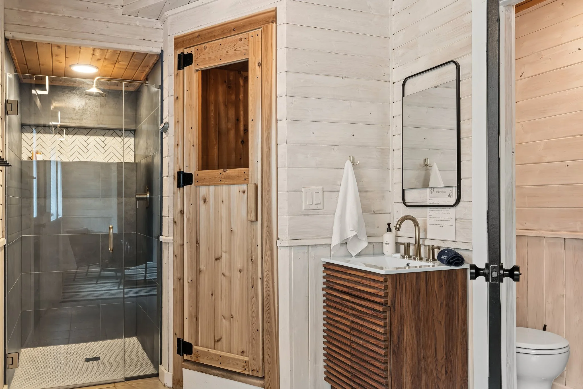 081_Fair Hill Woodland Retreat Spa Bathroom.jpg