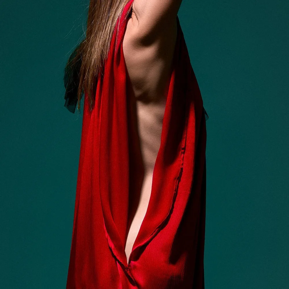 Zara Saberi — Red couture kaftan created with tulle and viscose for a fashion photography project, photographed in Madrid, Spain, 2019.