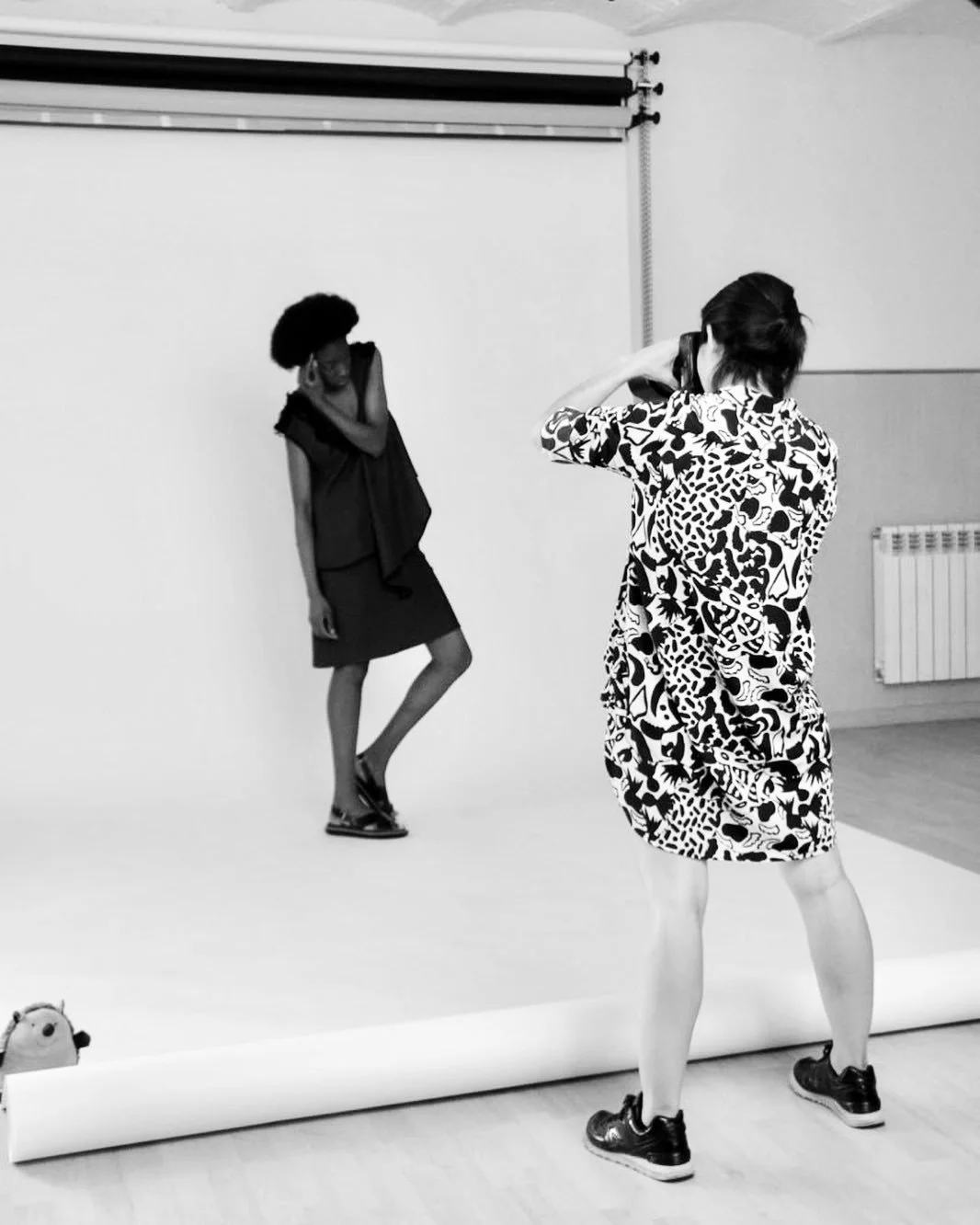 Behind the scenes of Zara Saberi's creative process. in Spain.