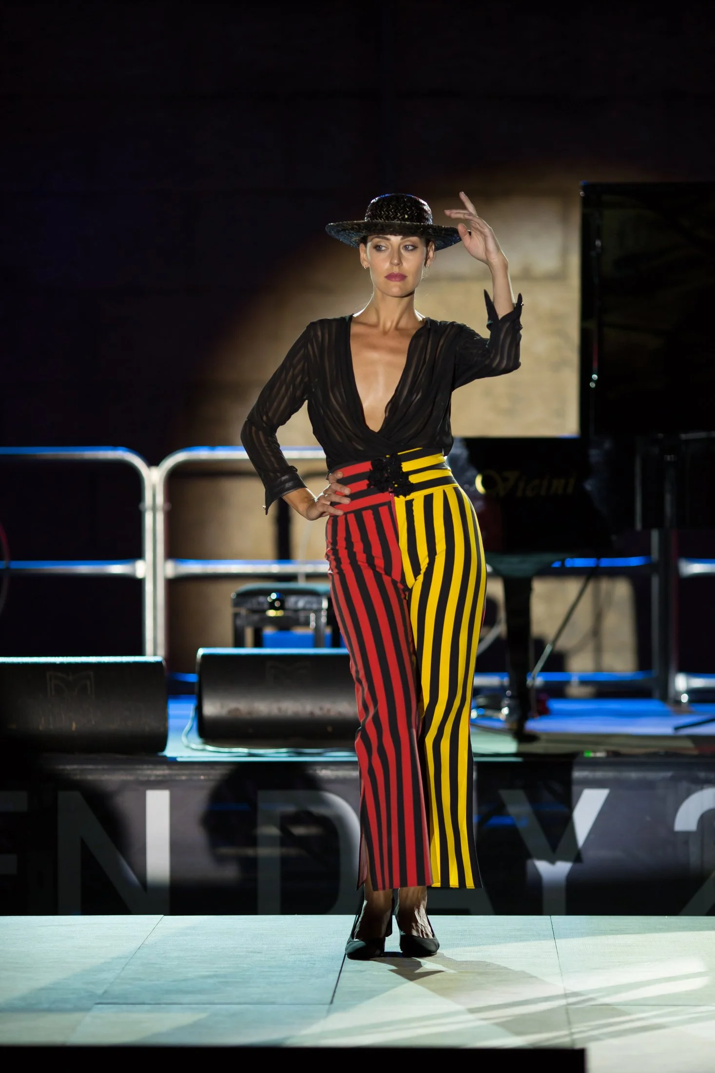 Zara Saberi — Simple Line runway, minimalist fashion design, Rome Italy 2017