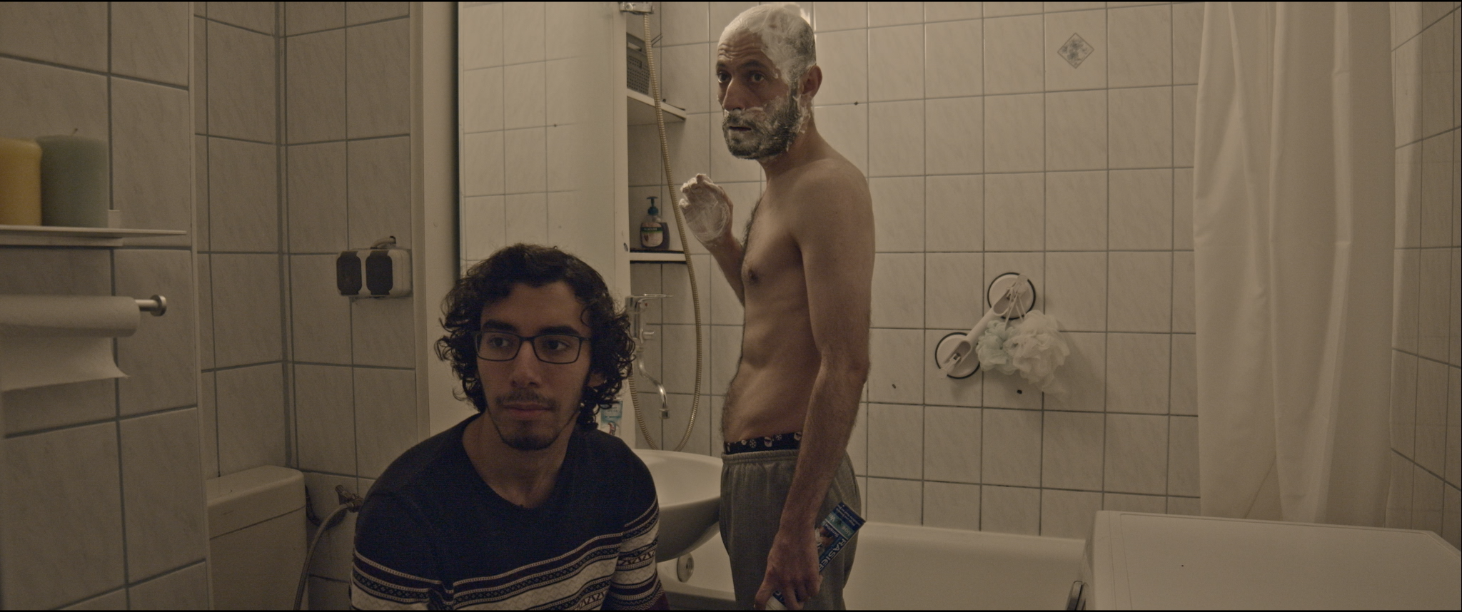Cinematic costume design by Zara Saberi for Der Gast (The Guest) directed by Mohamad Ravandi.