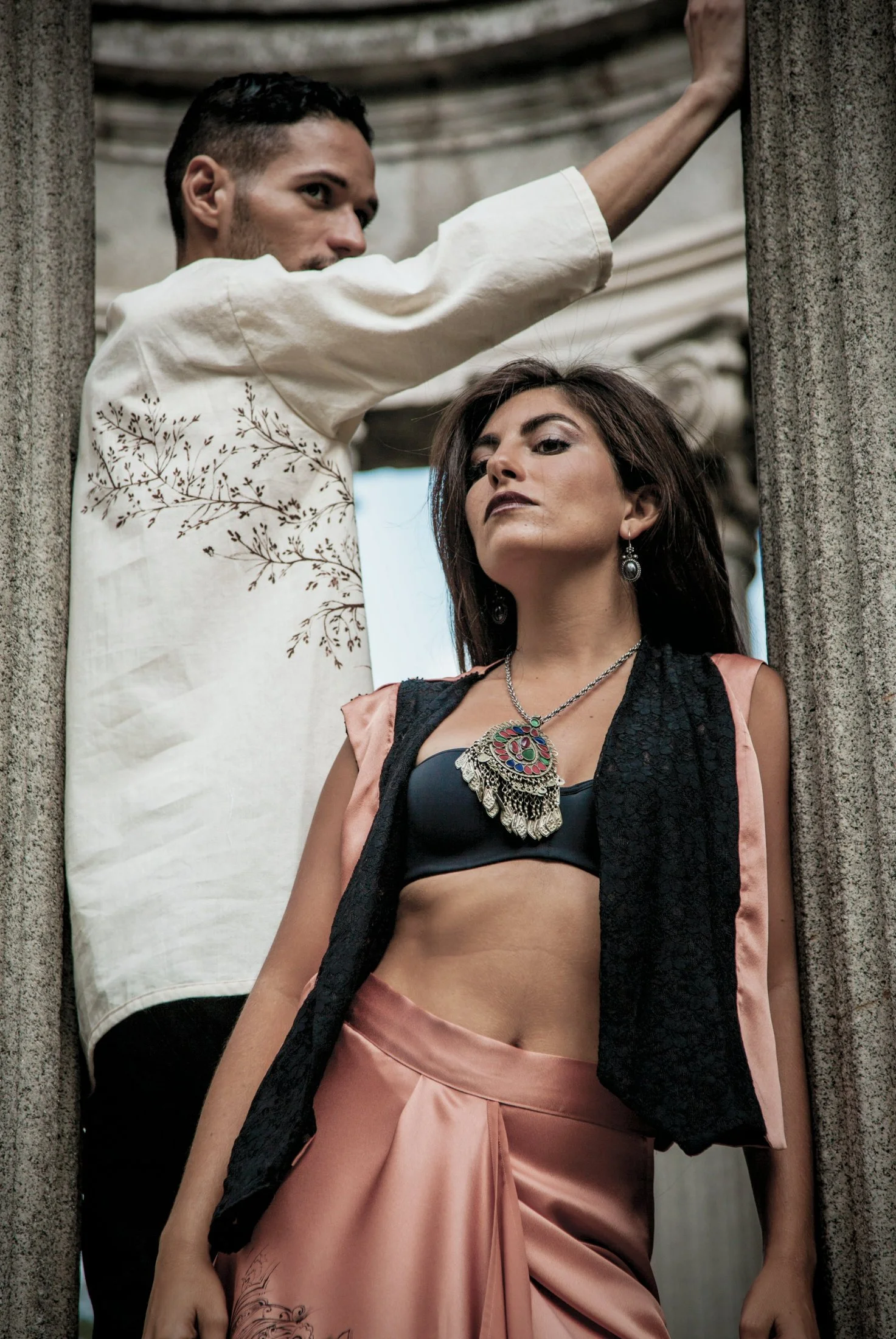 Zara Saberi — Wearable textile artwork from the Moda Persa collection, combining fashion and Persian-inspired painting, created and photographed in Madrid, Spain.