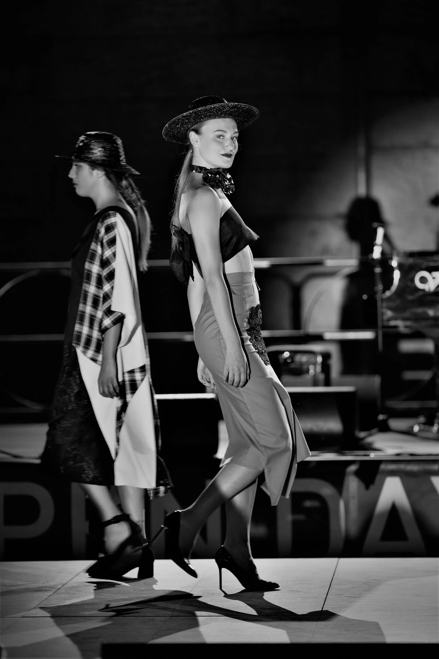 Zara Saberi — Simple Line runway, model walking, Rome Fashion 2017
