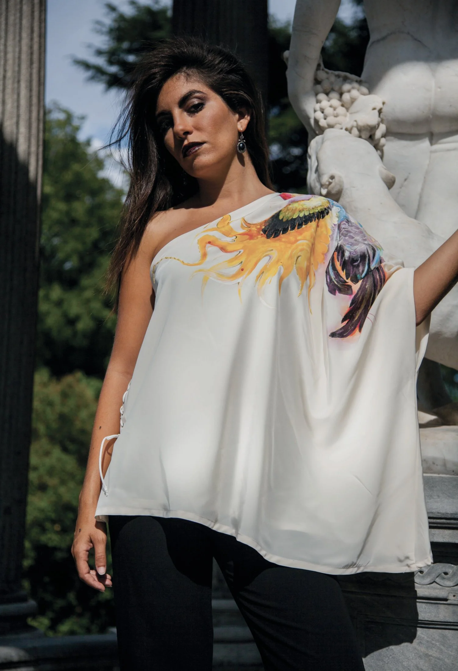 Zara Saberi — Craftsmanship and hand-painted textile techniques in the Moda Persa collection, created and photographed in Madrid, Spain.