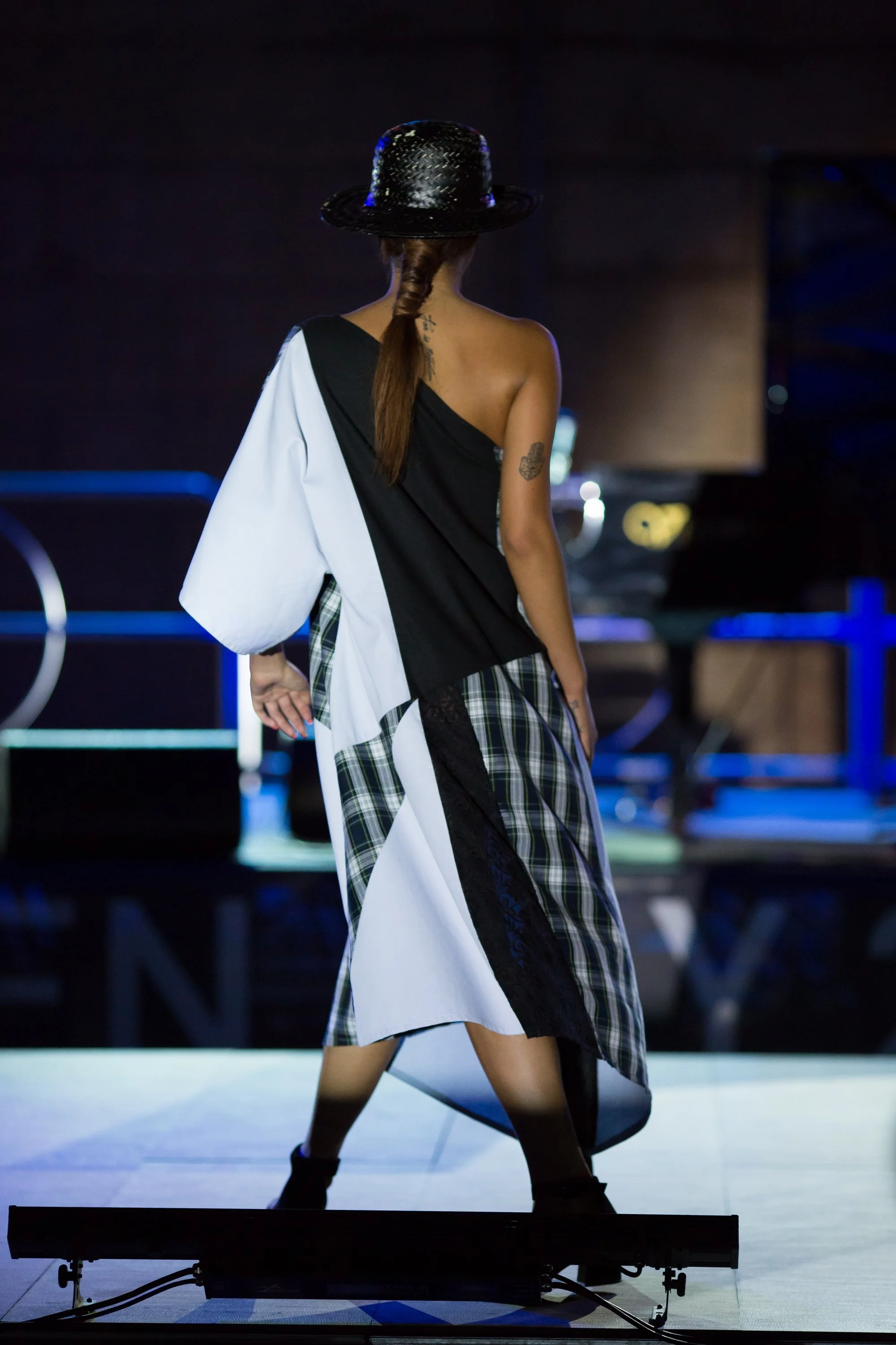 Zara Saberi — Simple Line runway show, back view, Rome Fashion Week 2017
