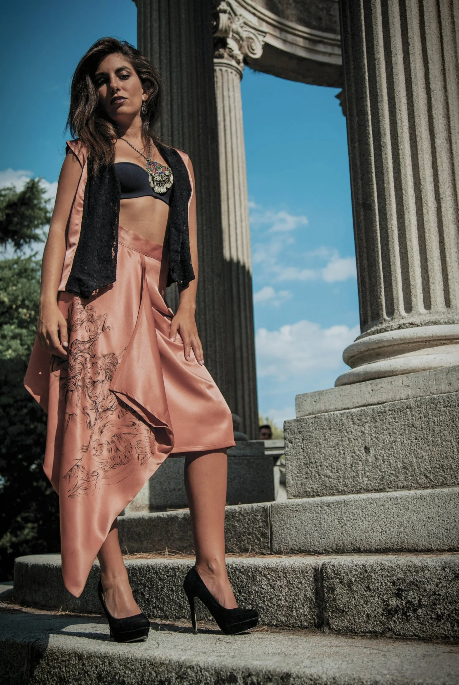 Zara Saberi — Contemporary fashion garment featuring Persian-inspired painting from the Moda Persa collection, created and photographed in Madrid, Spain.